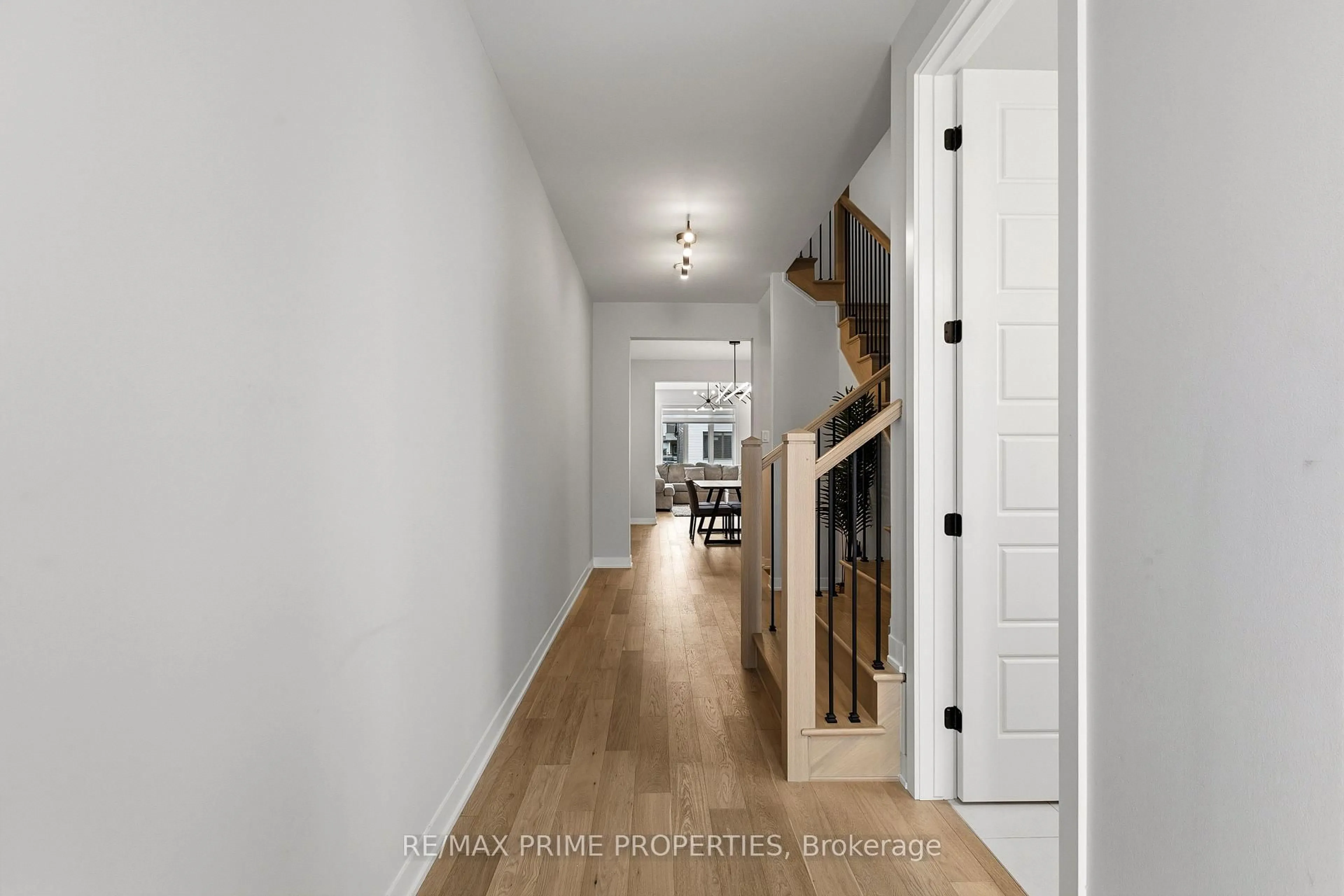 Indoor entryway for 222 Douglas Hardie St, North Grenville Ontario K0G 1J0