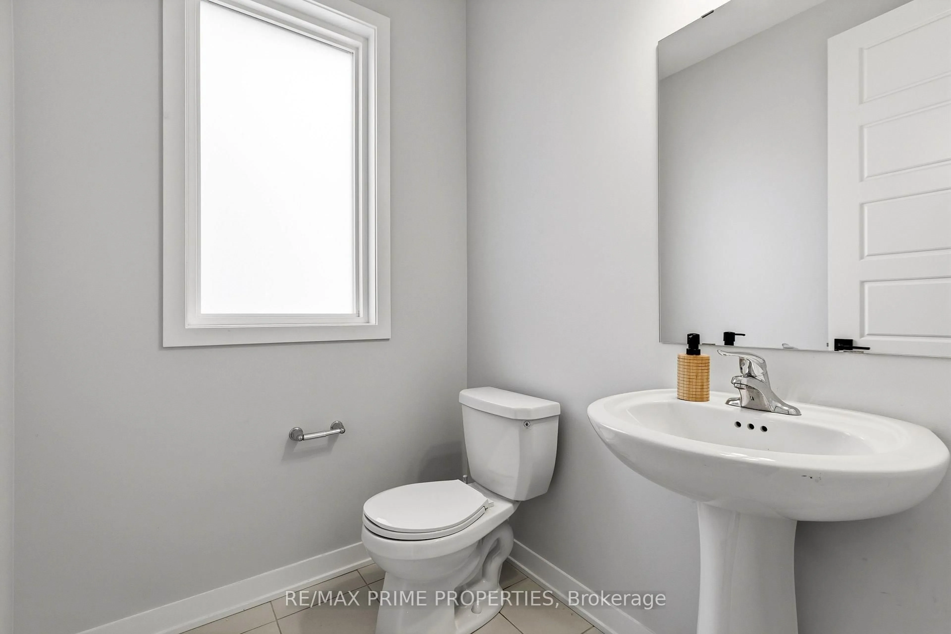 Standard bathroom, ceramic/tile floor for 222 Douglas Hardie St, North Grenville Ontario K0G 1J0