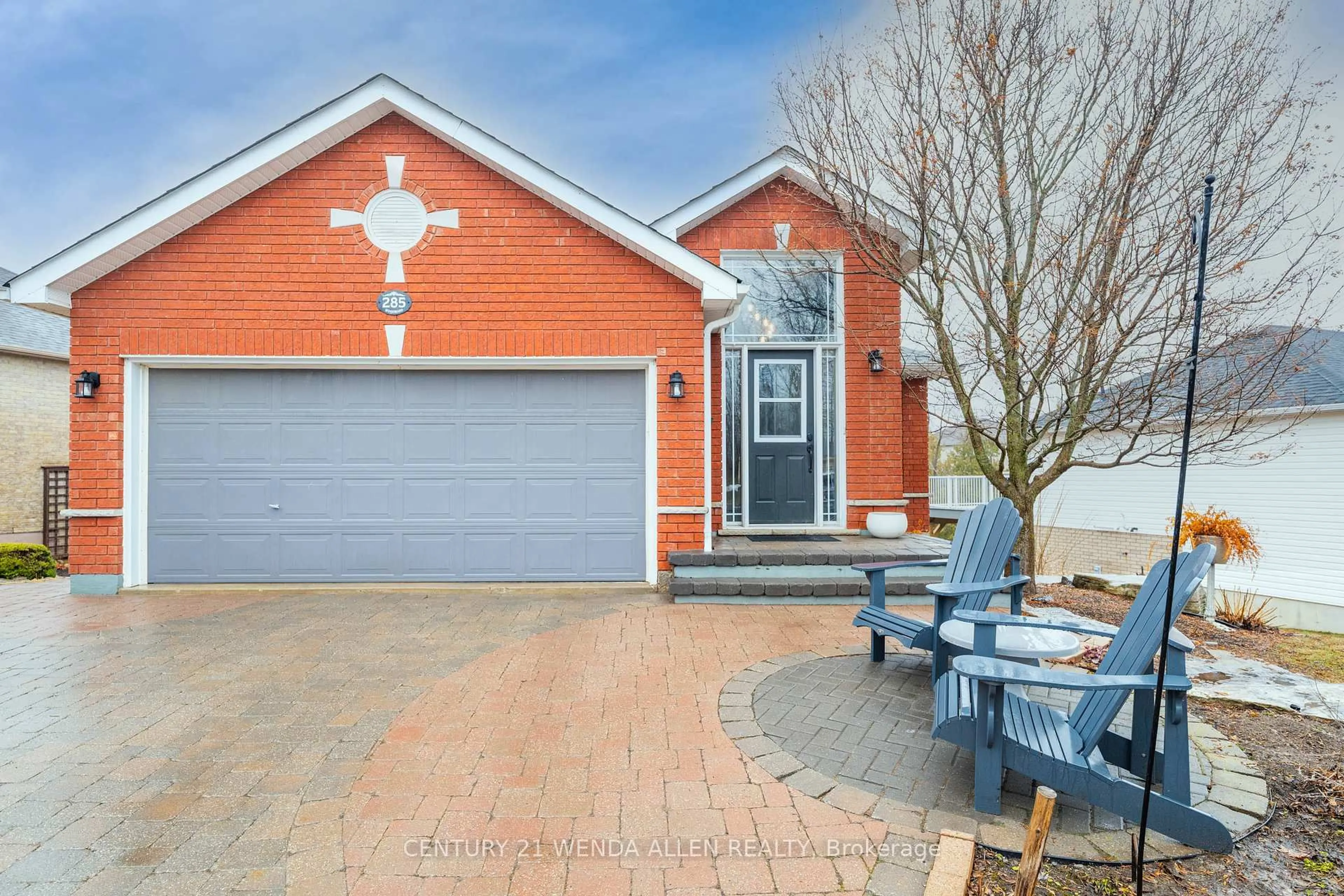 Home with brick exterior material, street for 285 Woodward Ave, Selwyn Ontario K9L 1K2