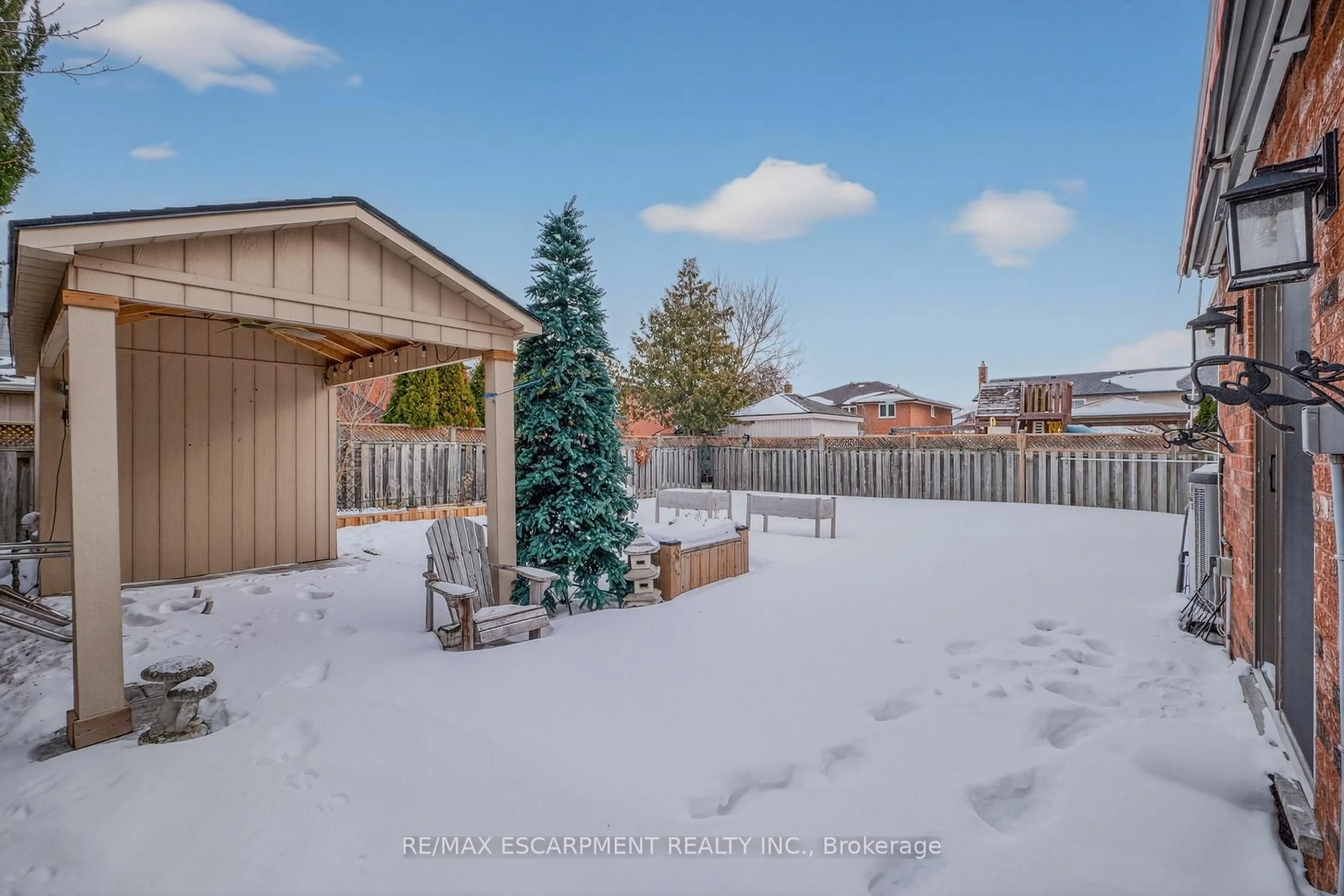 Patio, mountain view for 41 Candor Cres, Hamilton Ontario L8E 4X6