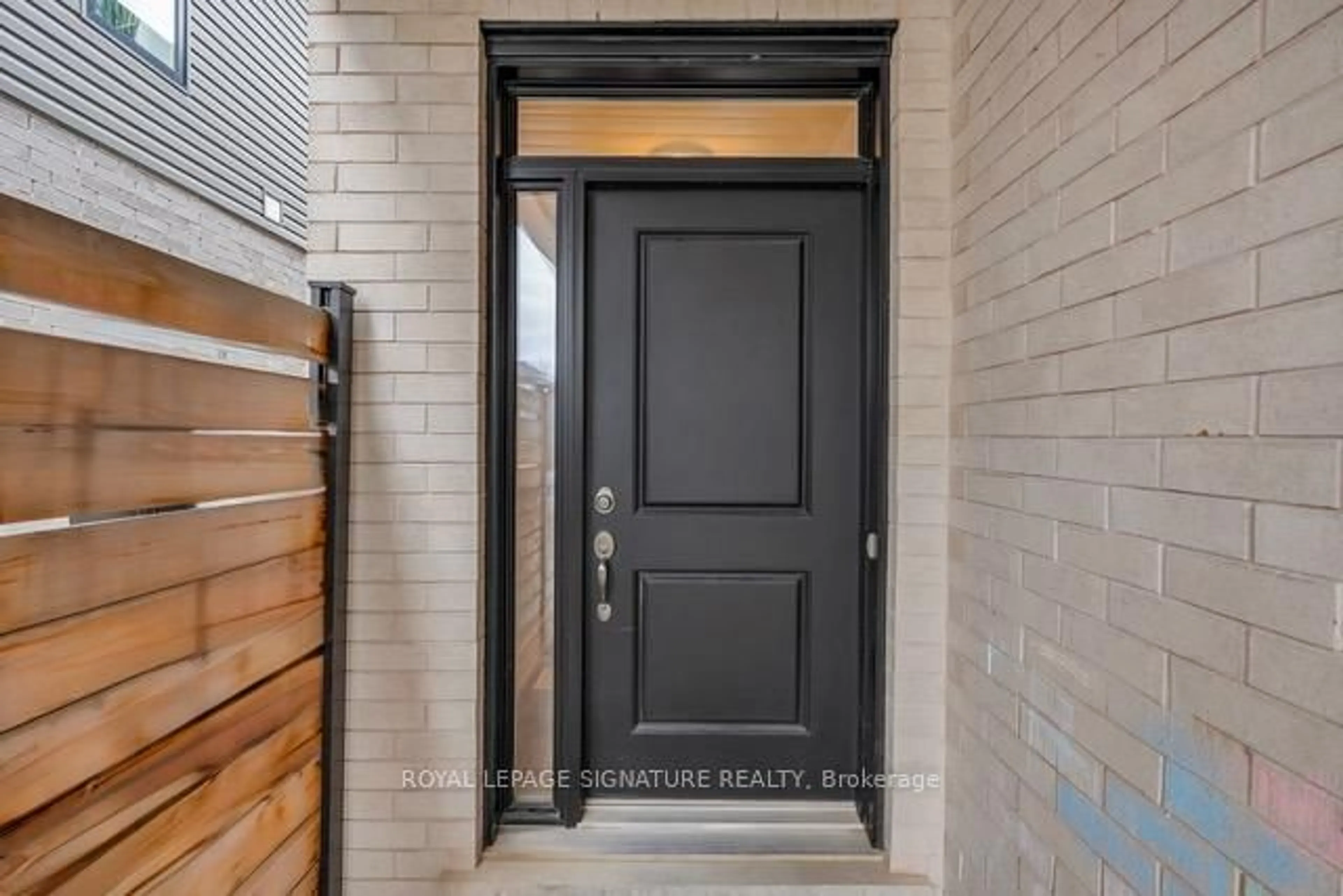 Indoor entryway for 13 Damude Ave, Thorold Ontario L2C 0G7