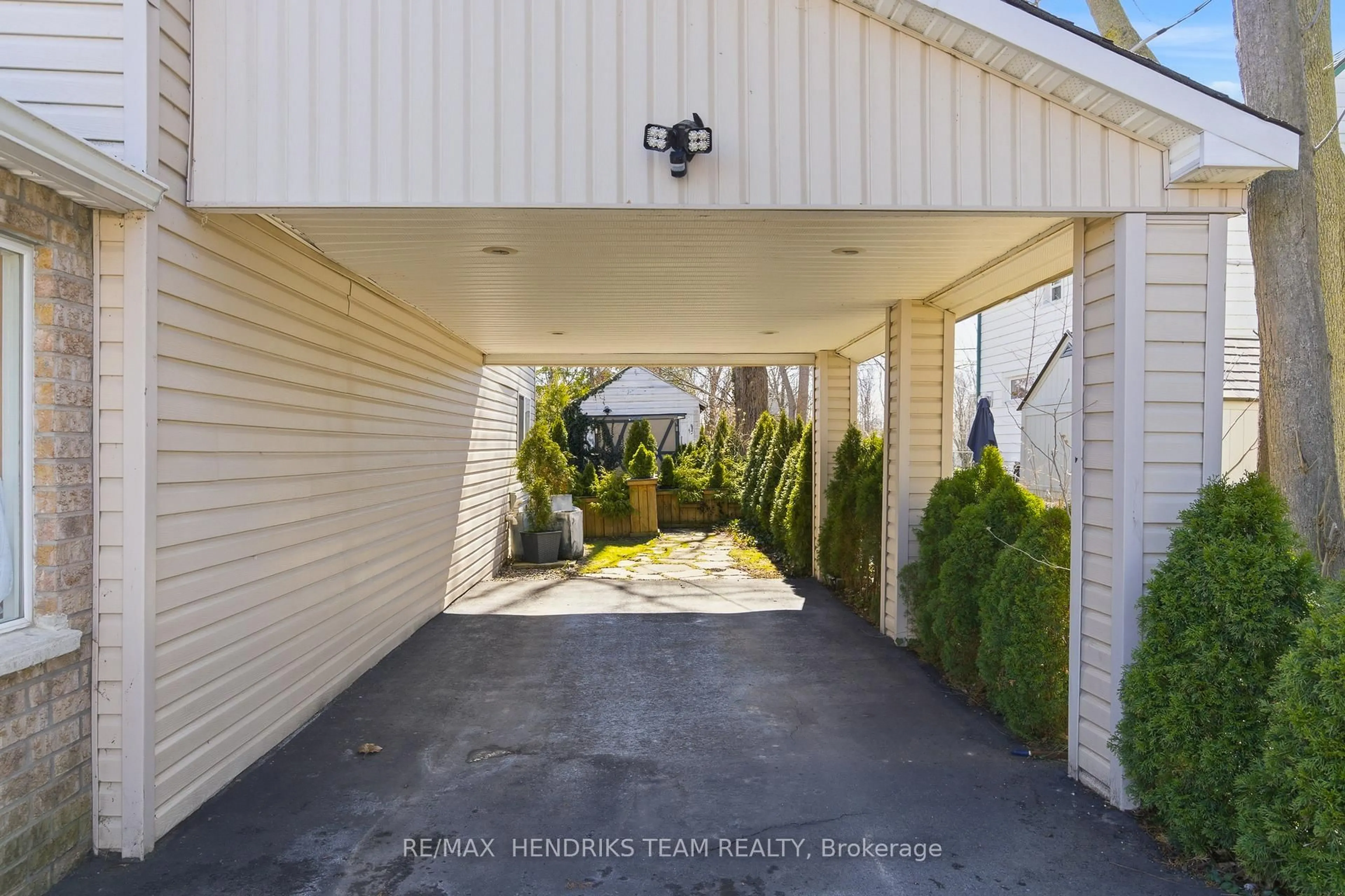 Unknown for 229 Jarvis St, Fort Erie Ontario L2A 2S7