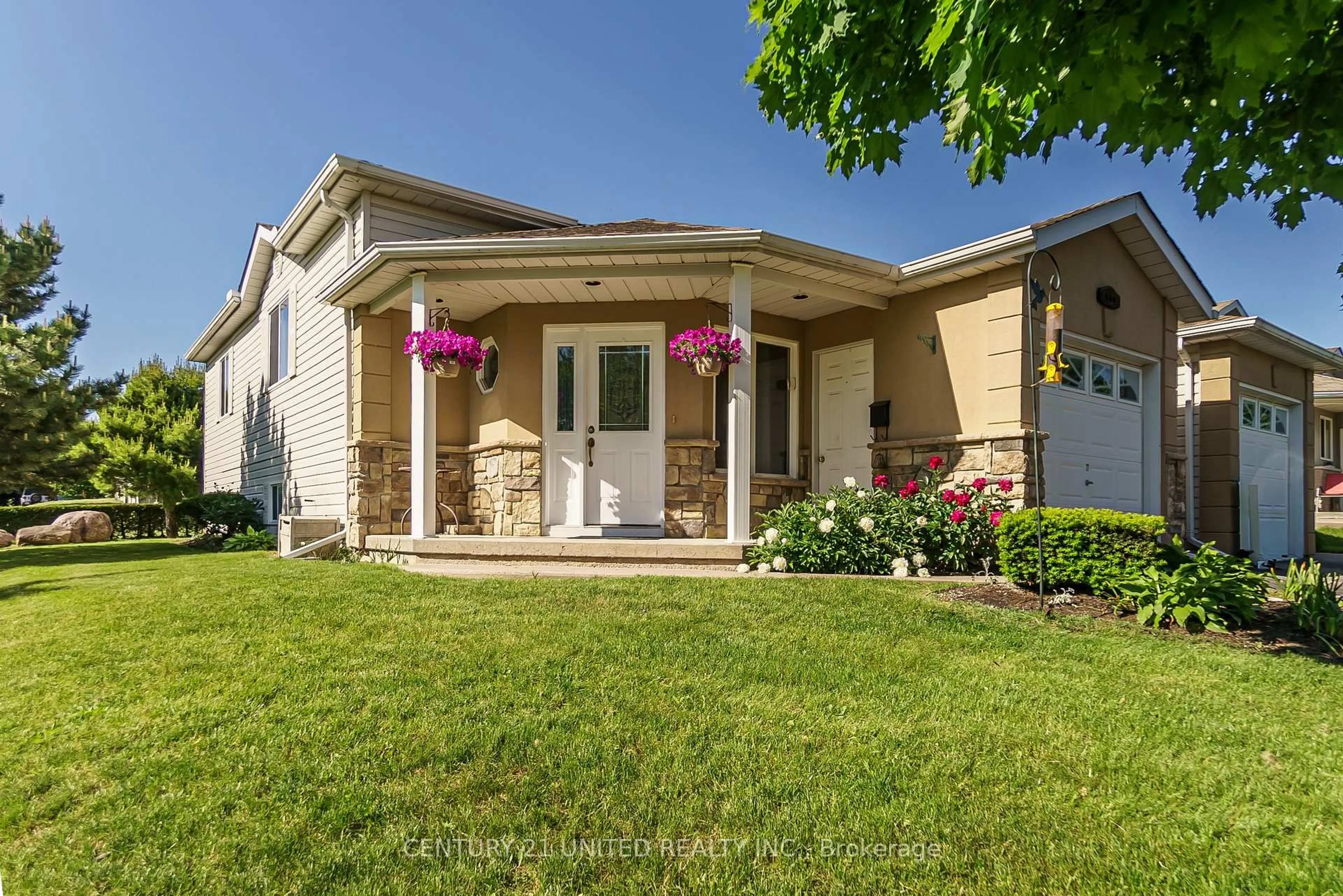 Home with vinyl exterior material, street for 626 Trailview Dr, Peterborough Ontario K9J 8P3