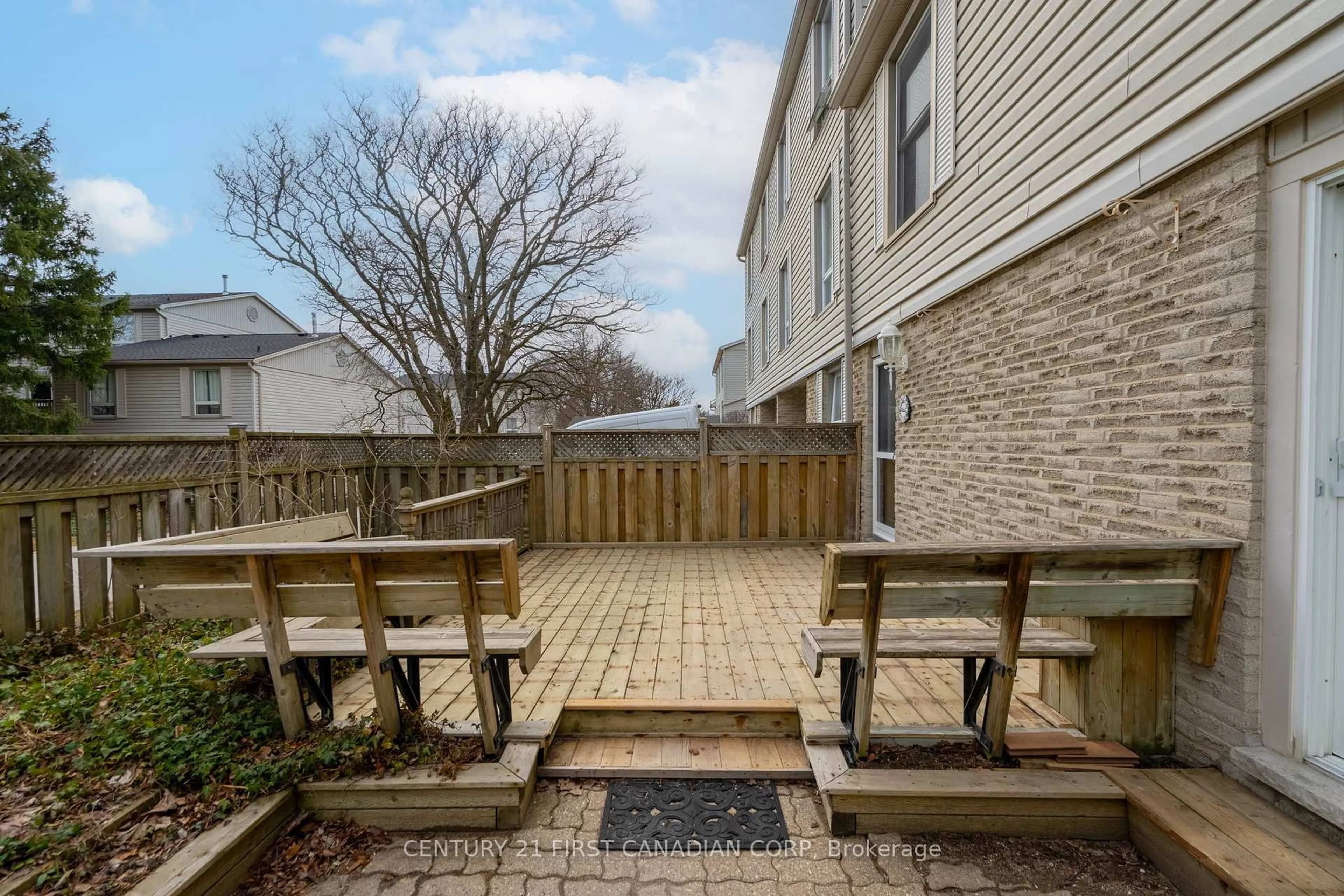 Patio, street for 327 Everglade Cres, London North Ontario N6H 4M7