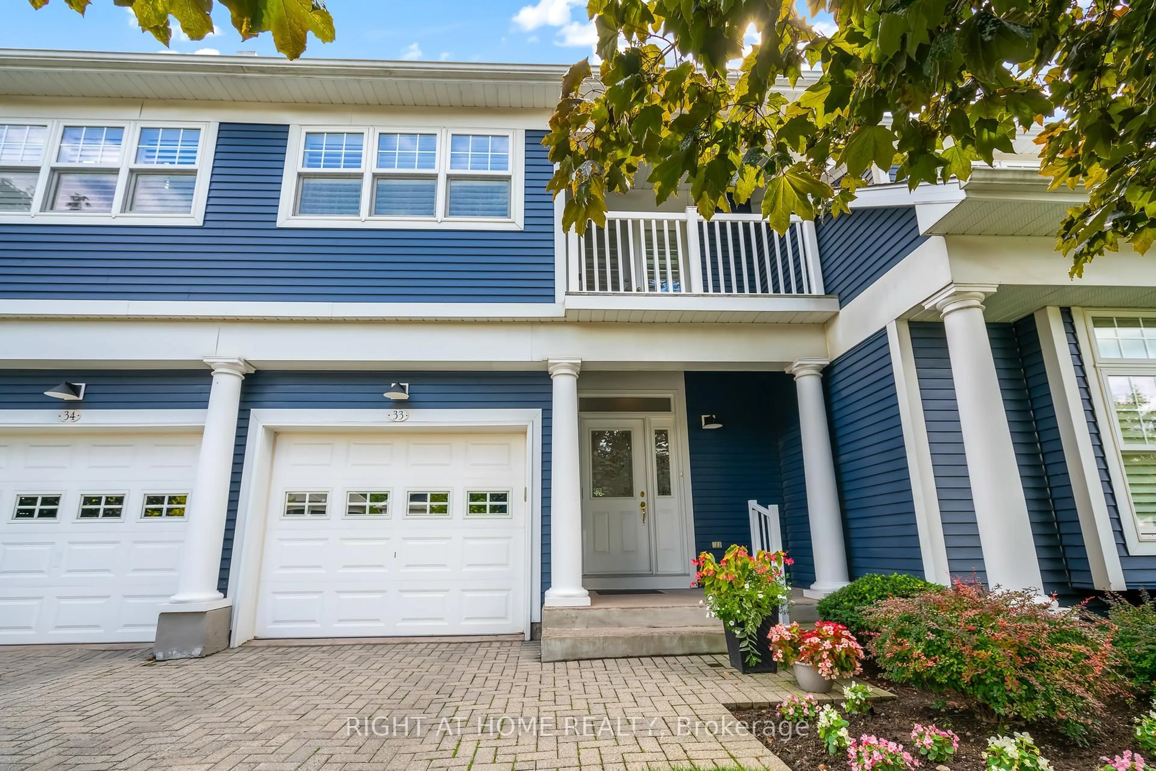 Home with vinyl exterior material, street for 88 Lakeport Rd #33, St. Catharines Ontario L2N 4P8