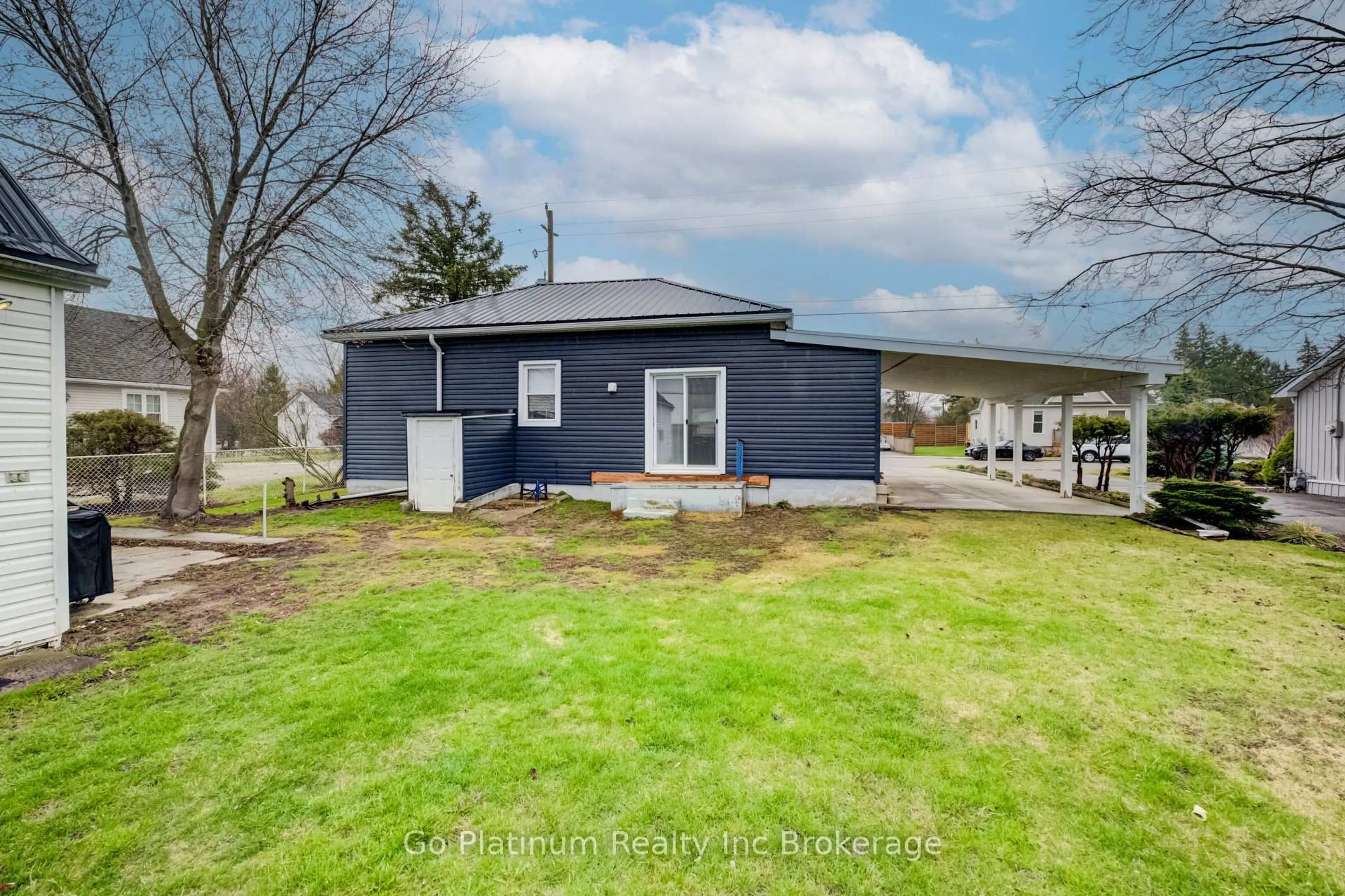 A pic from outside/outdoor area/front of a property/back of a property/a pic from drone, water/lake/river/ocean view for 3 Spring St, Norwich Ontario N0J 1P0