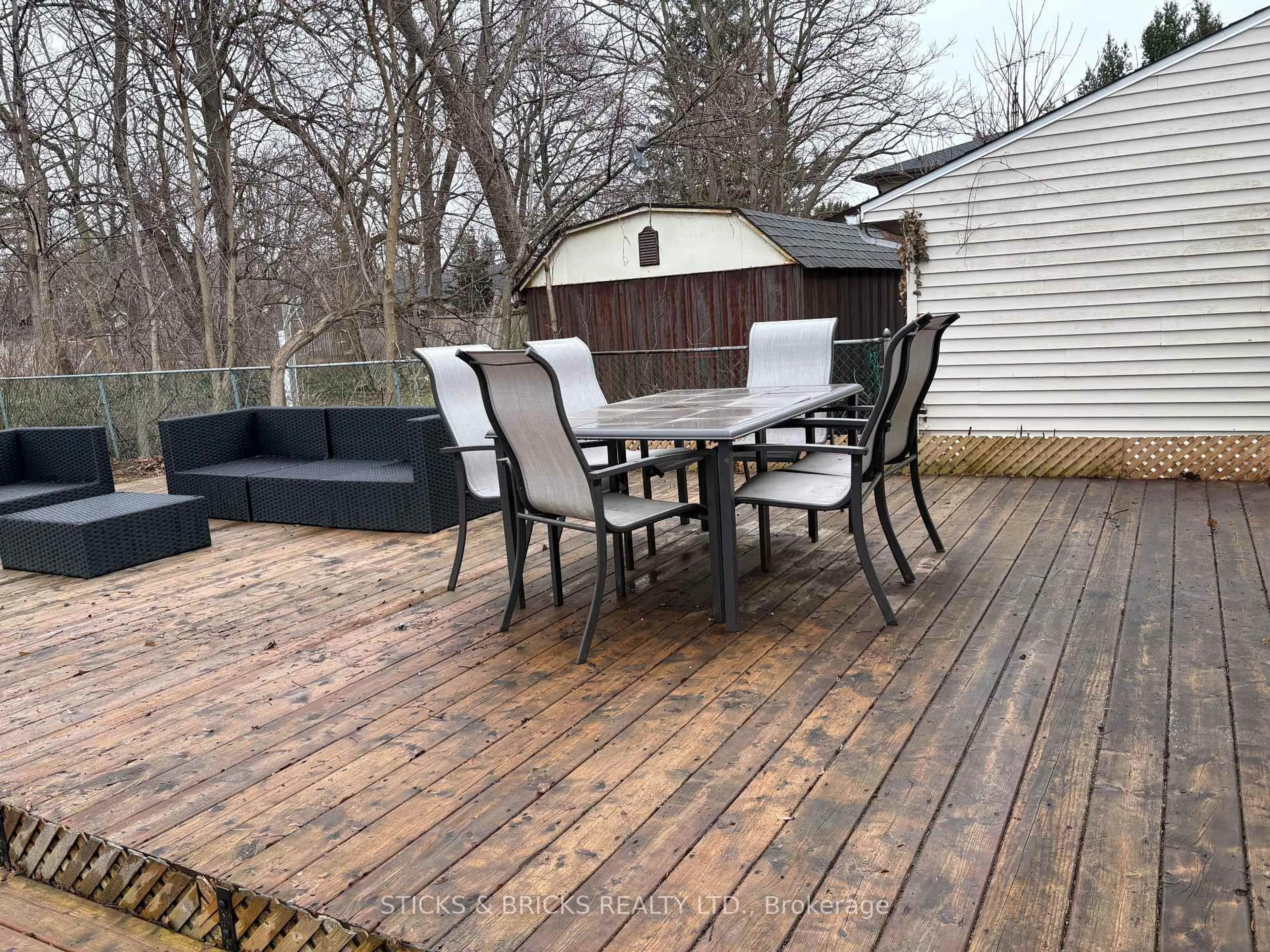 Patio, unknown for 6088 Dorchester Rd, Niagara Falls Ontario L2G 5T2