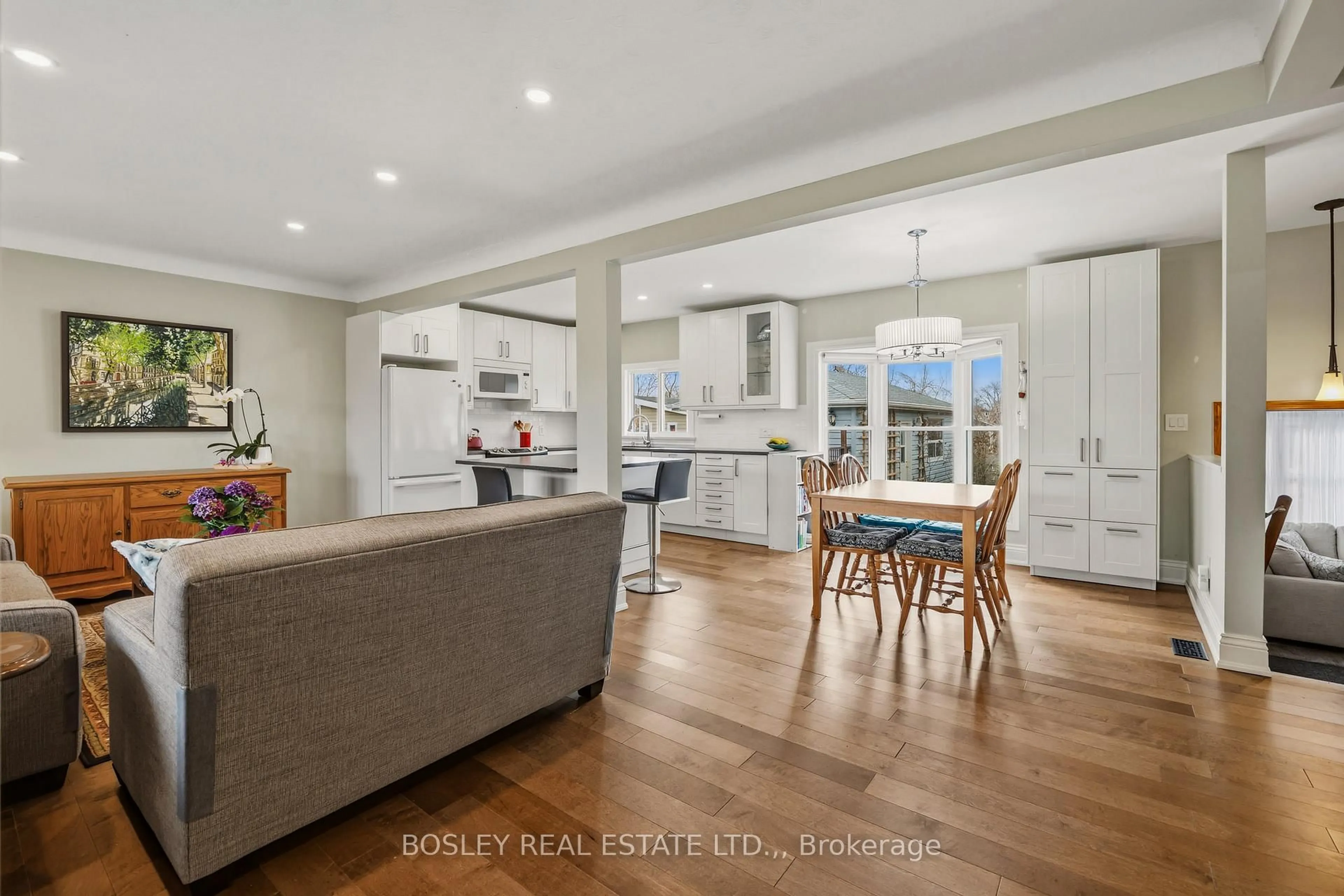 Open concept kitchen, unknown for 47 Albany Dr, St. Catharines Ontario L2N 3T7