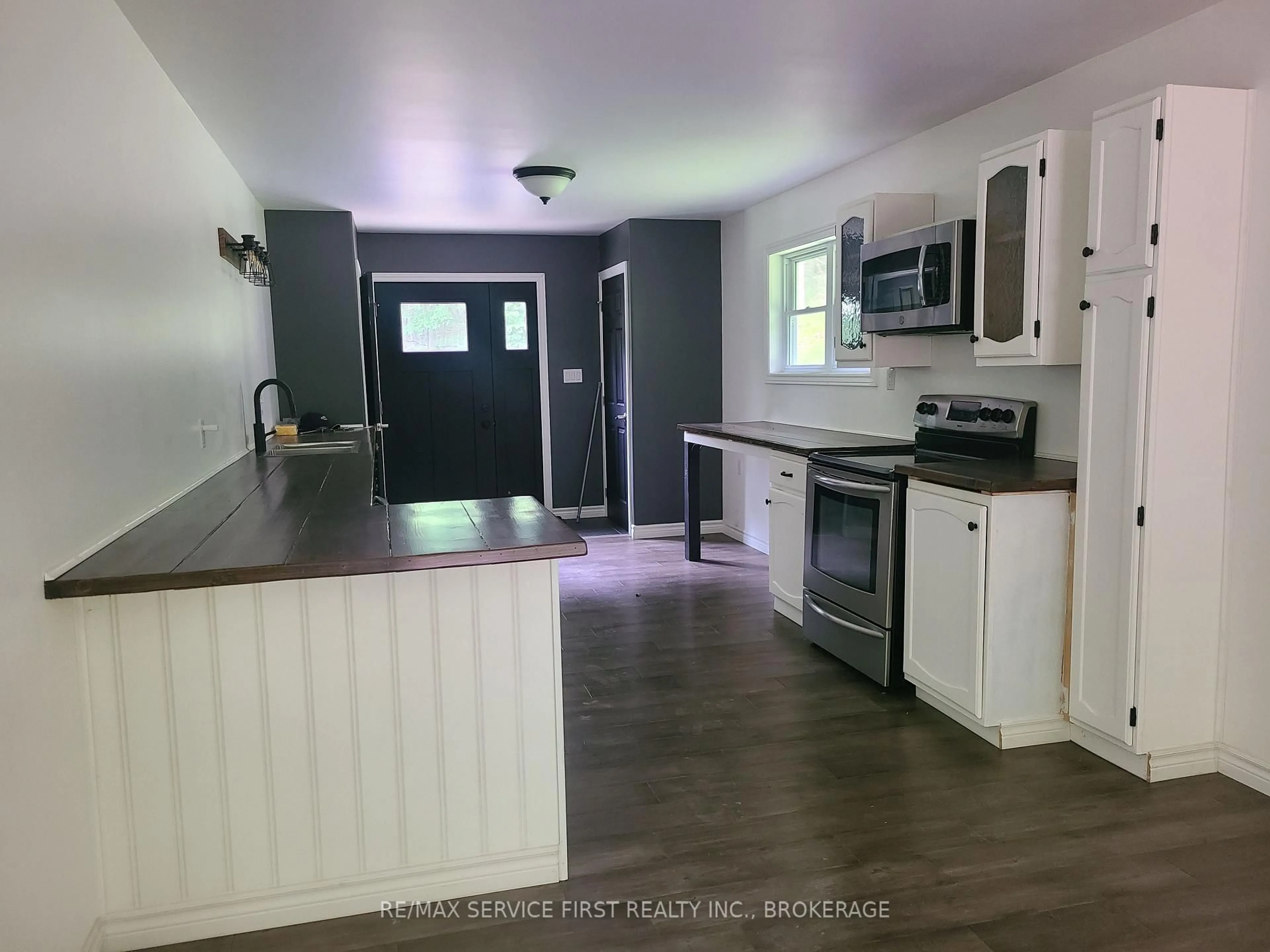 Open concept kitchen, unknown for 7760 Canoe Lake Rd, Hartington Ontario K0H 1W0