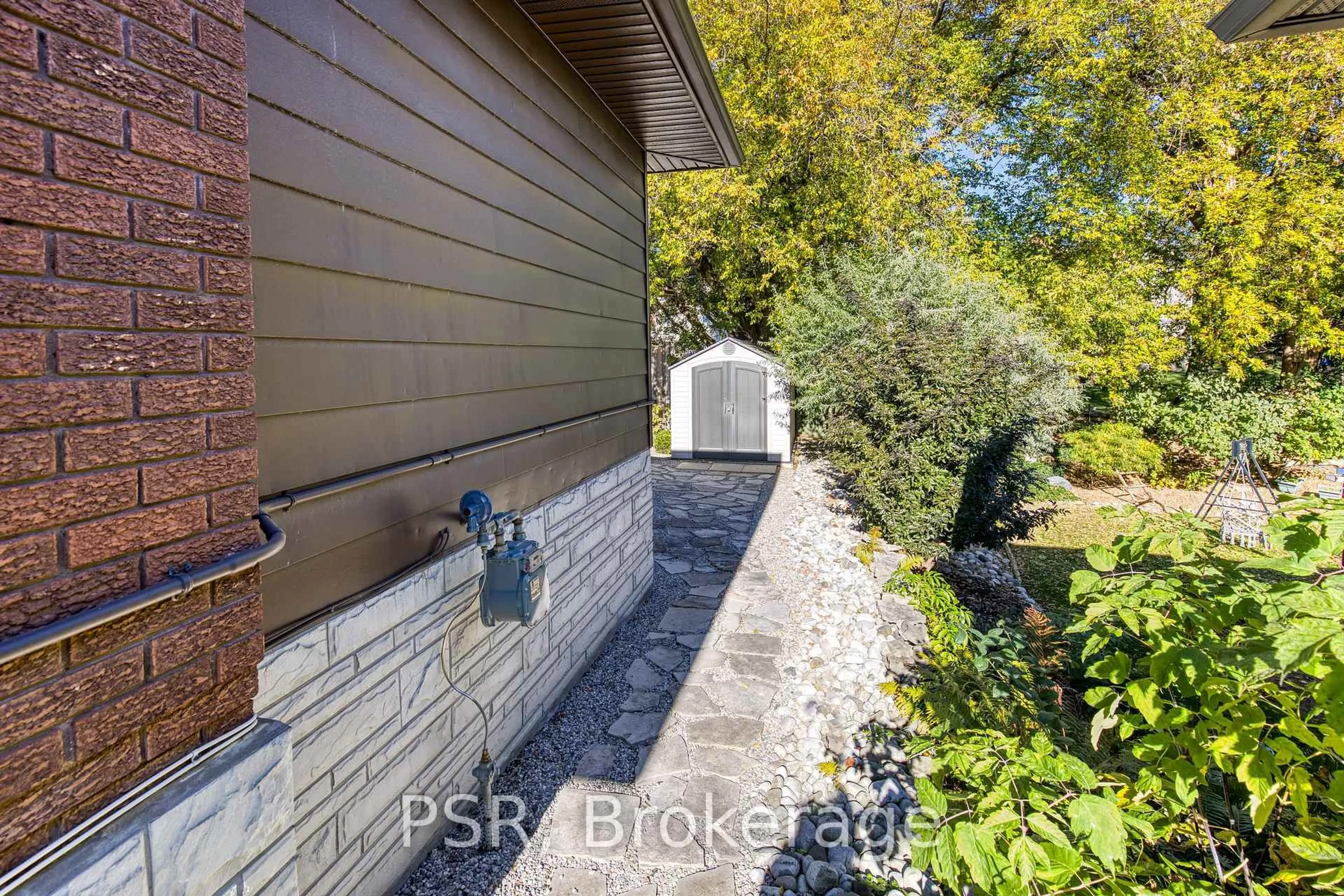 Unknown for 24 Burbank Rd, Kitchener Ontario N2B 1E1