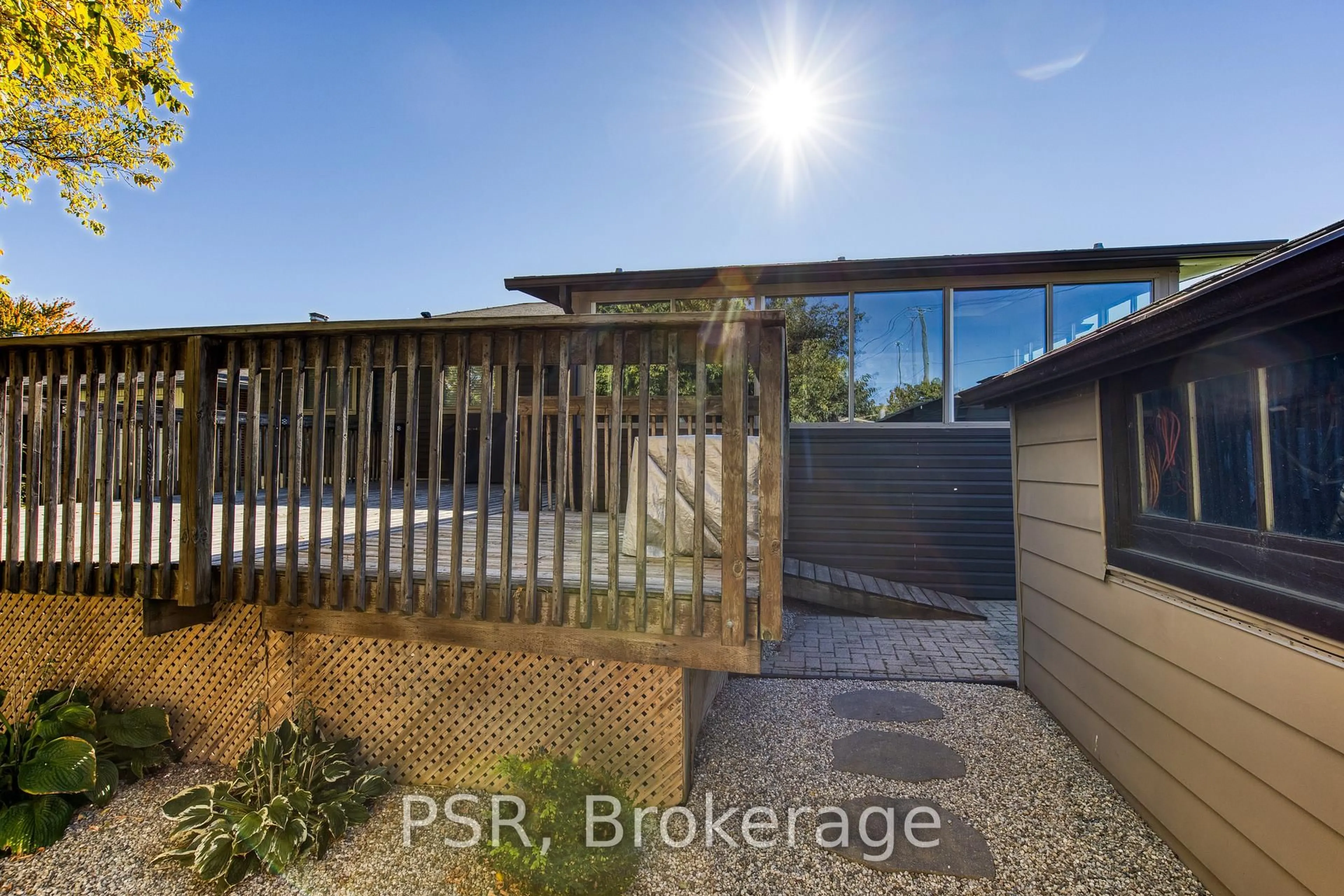 A pic from outside/outdoor area/front of a property/back of a property/a pic from drone, street for 24 Burbank Rd, Kitchener Ontario N2B 1E1