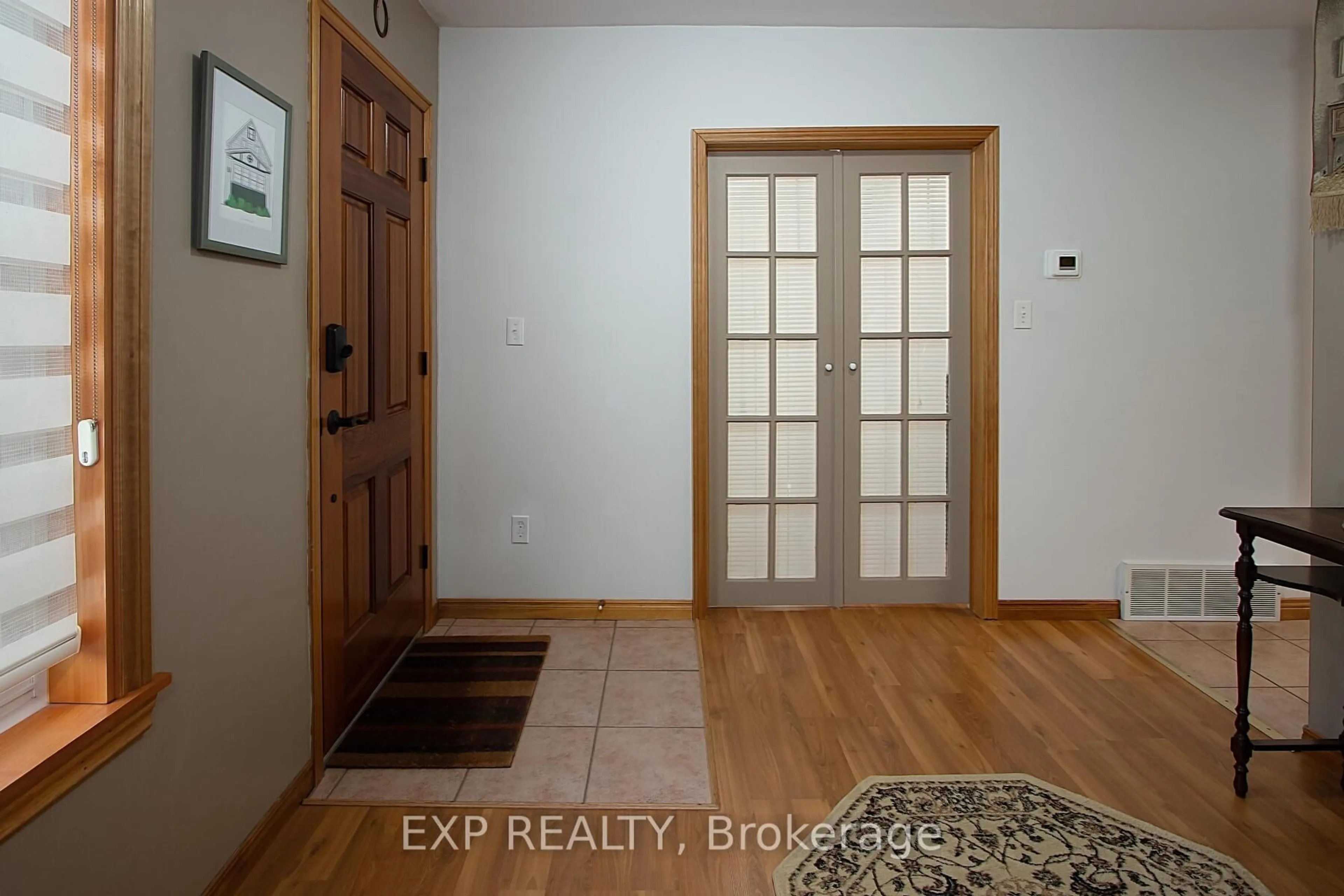 Indoor entryway for 4027 Catherine St, Thames Centre Ontario N0L 1G2