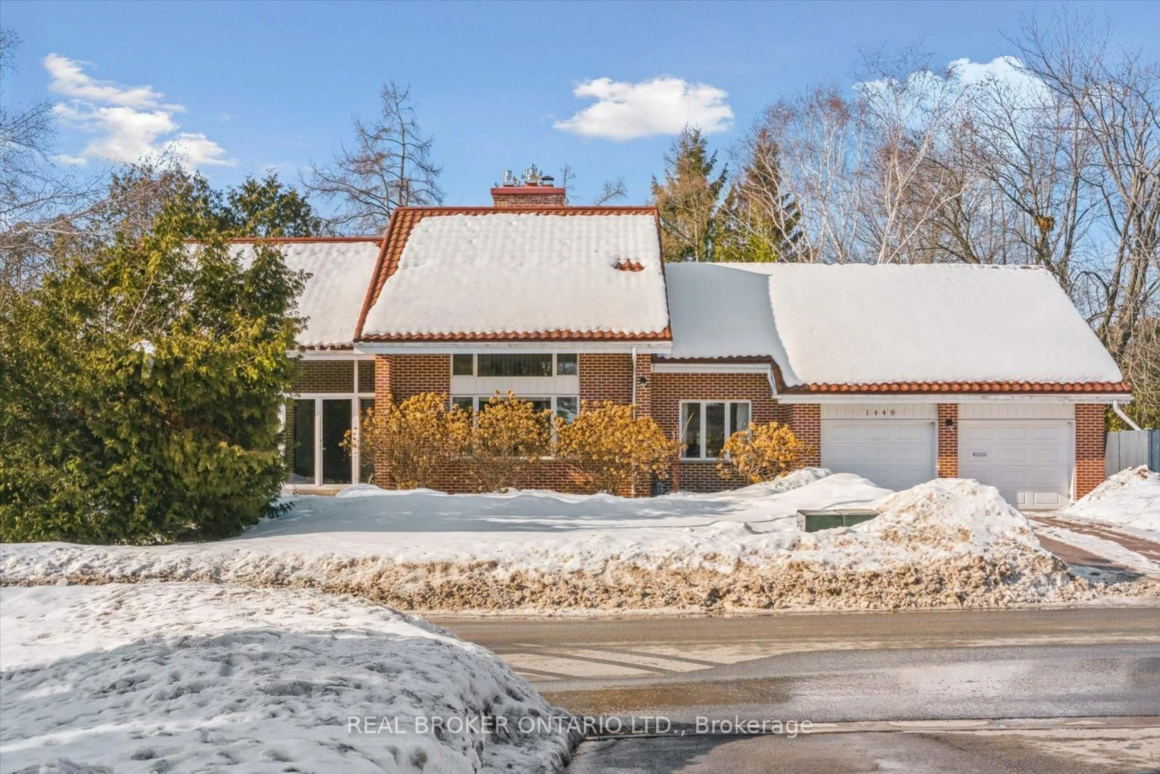 Unknown for 1449 Champlain Dr, Peterborough Ontario K9L 1N3