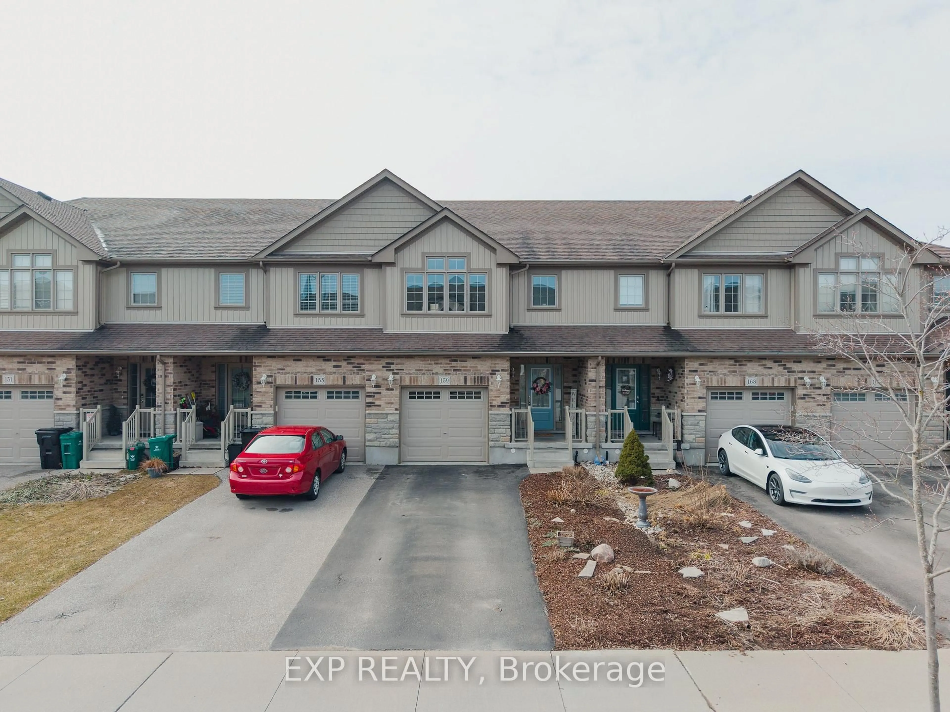 A pic from outside/outdoor area/front of a property/back of a property/a pic from drone, unknown for 159 William St, Woolwich Ontario N3B 0C2