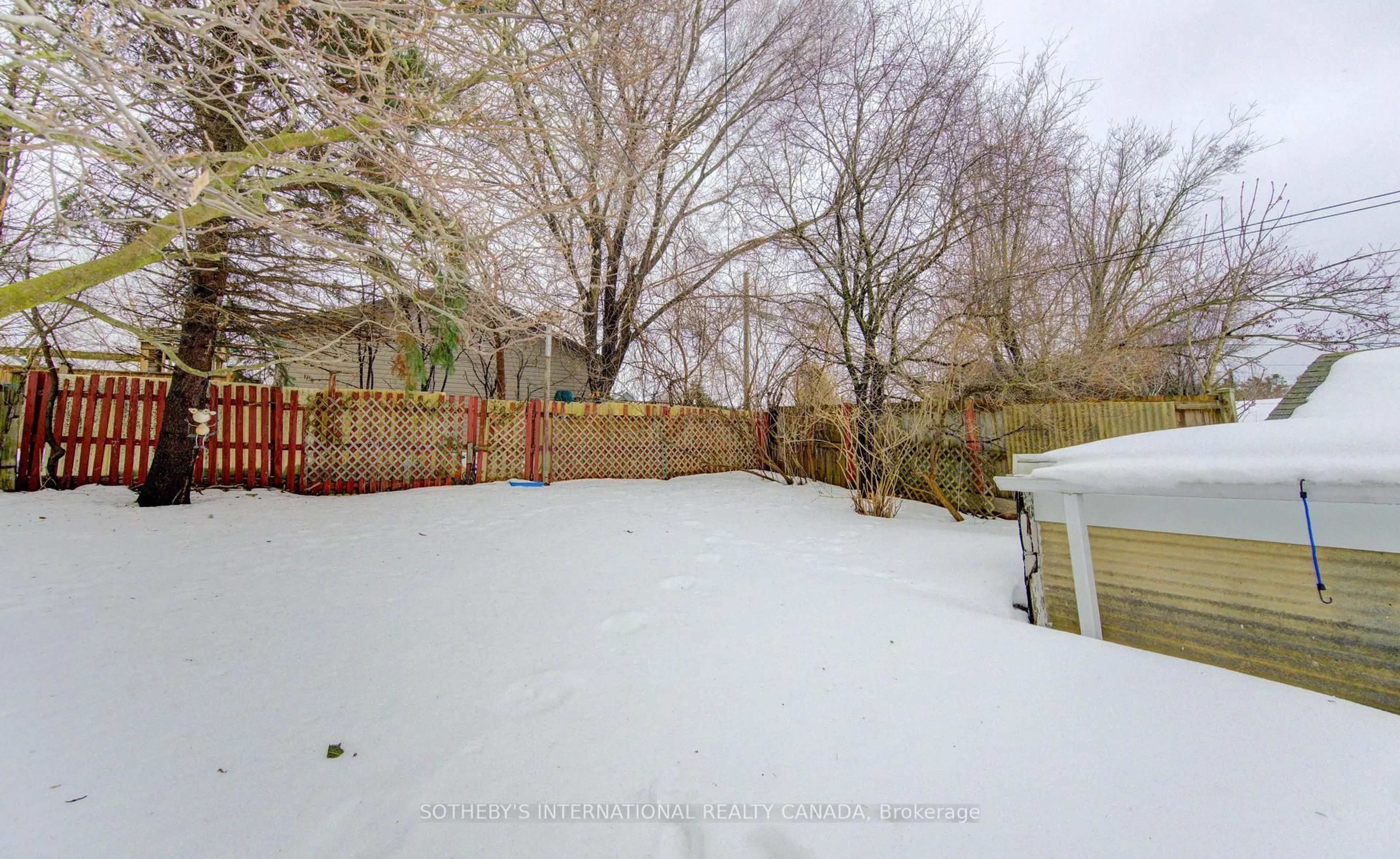 Patio, unknown for 613 Guelph St, Kitchener Ontario N2H 5Y5