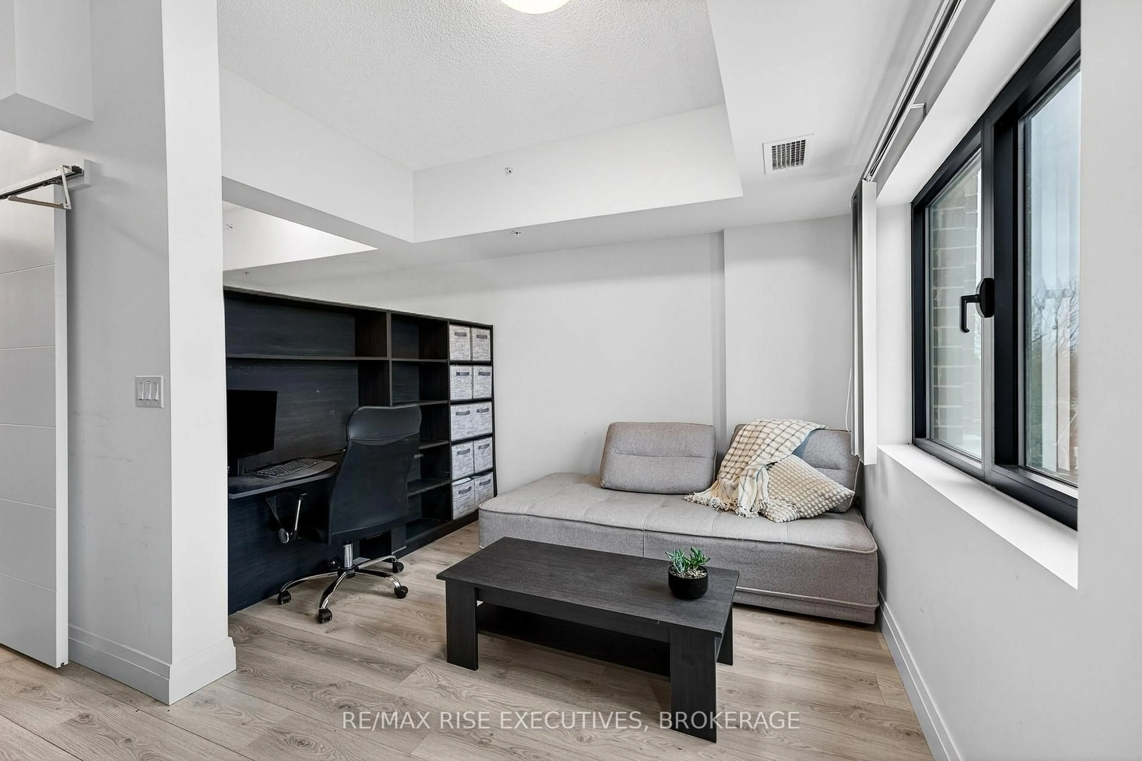 A pic of a room for 652 Princess St #434, Kingston Ontario K7L 3Z9