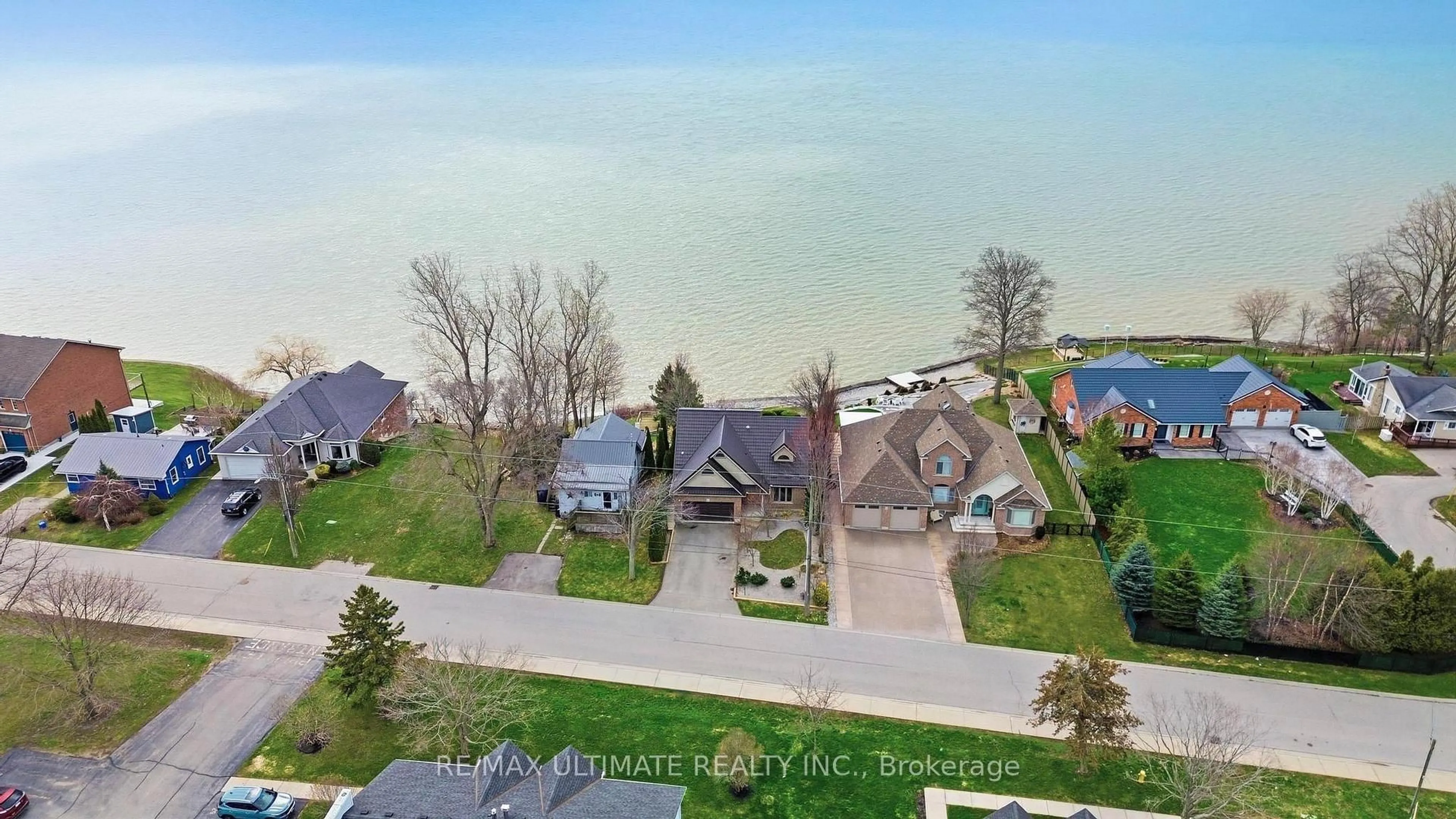 A pic from outside/outdoor area/front of a property/back of a property/a pic from drone, water/lake/river/ocean view for 104 Brown St, Norfolk Ontario N0A 1N7