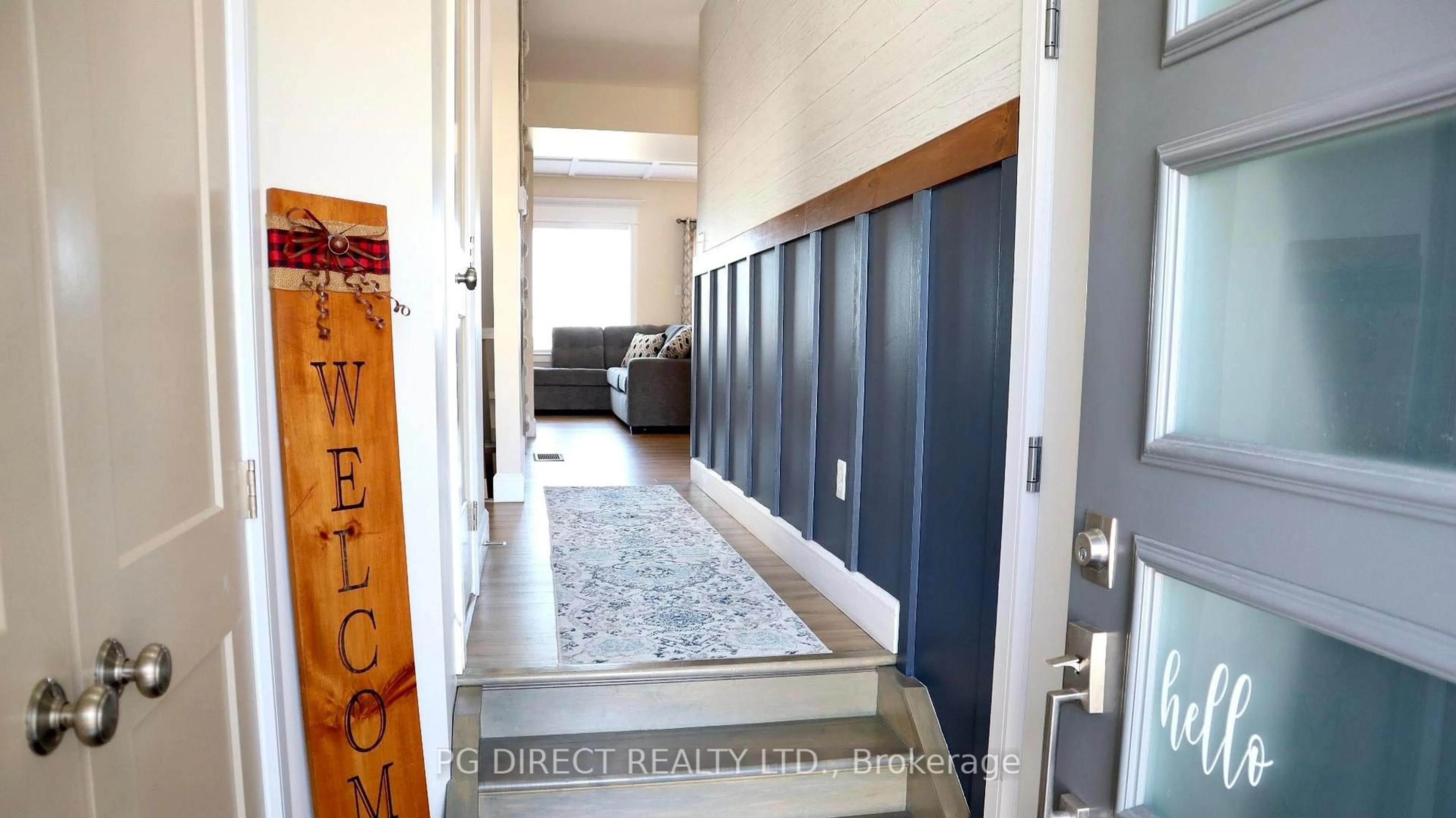 Indoor entryway for 55 Chad St, Petawawa Ontario K8H 0G9