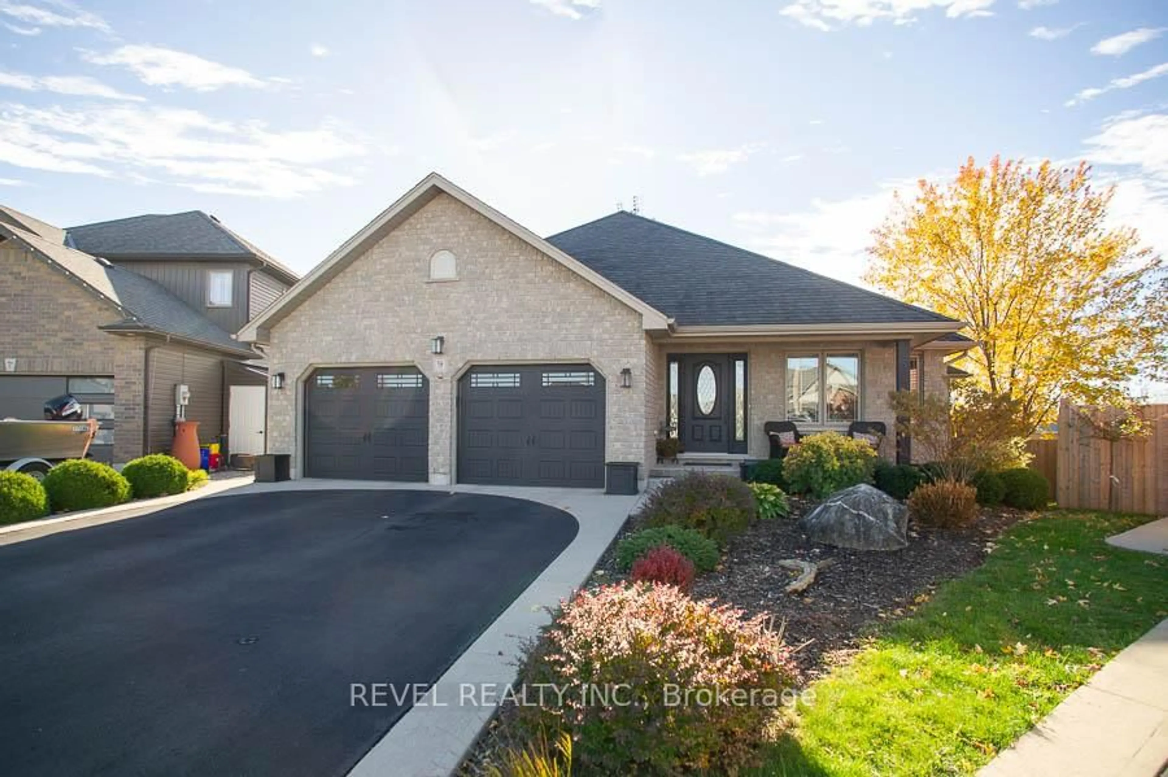 Home with brick exterior material, street for 9 Davey Crt, Haldimand Ontario N0A 1J0