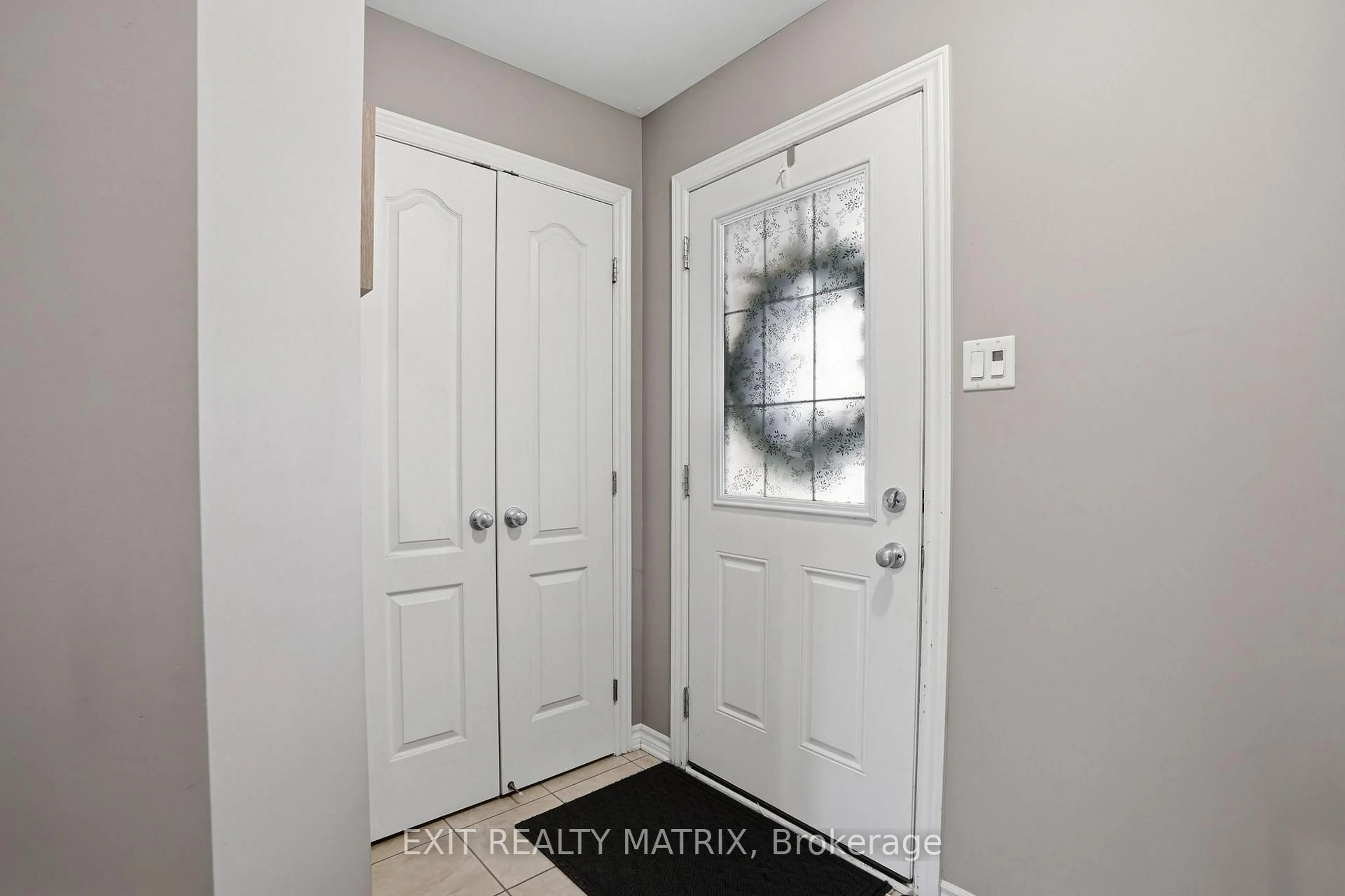 Indoor entryway for 111 Brunet St, The Nation Ontario K0A 2M0