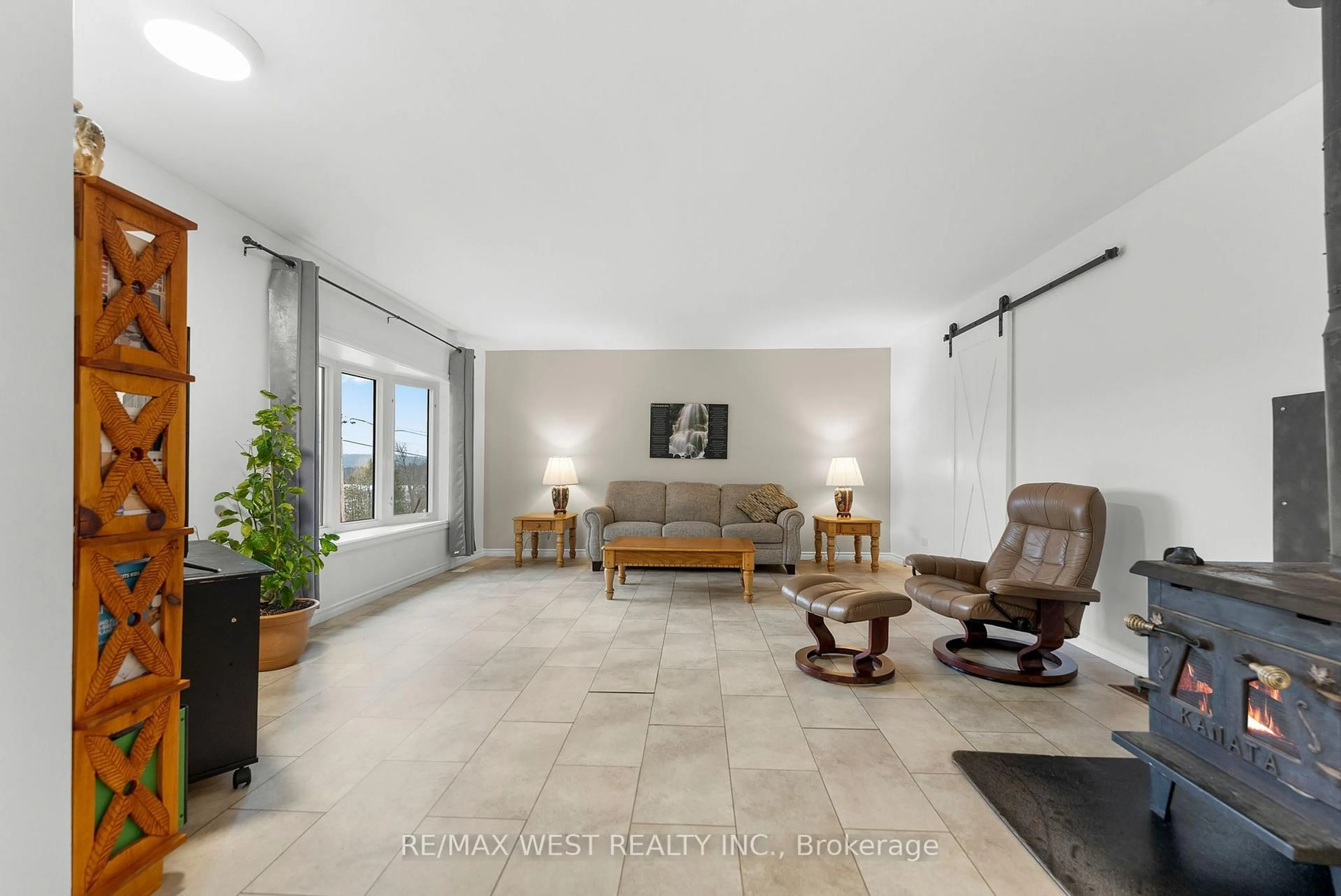 Living room with furniture, unknown for 6149 Centennial Dr, Griffith Ontario K0J 2R0