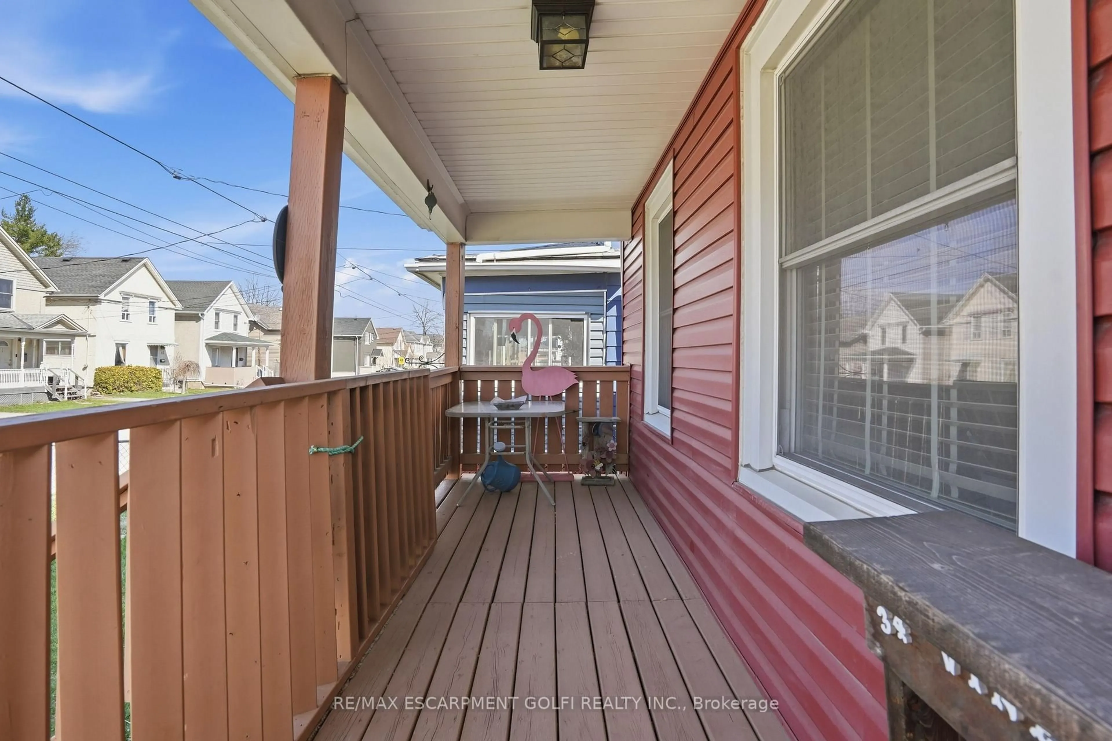 Patio, street for 34 Vine St, St. Catharines Ontario L2R 3X8