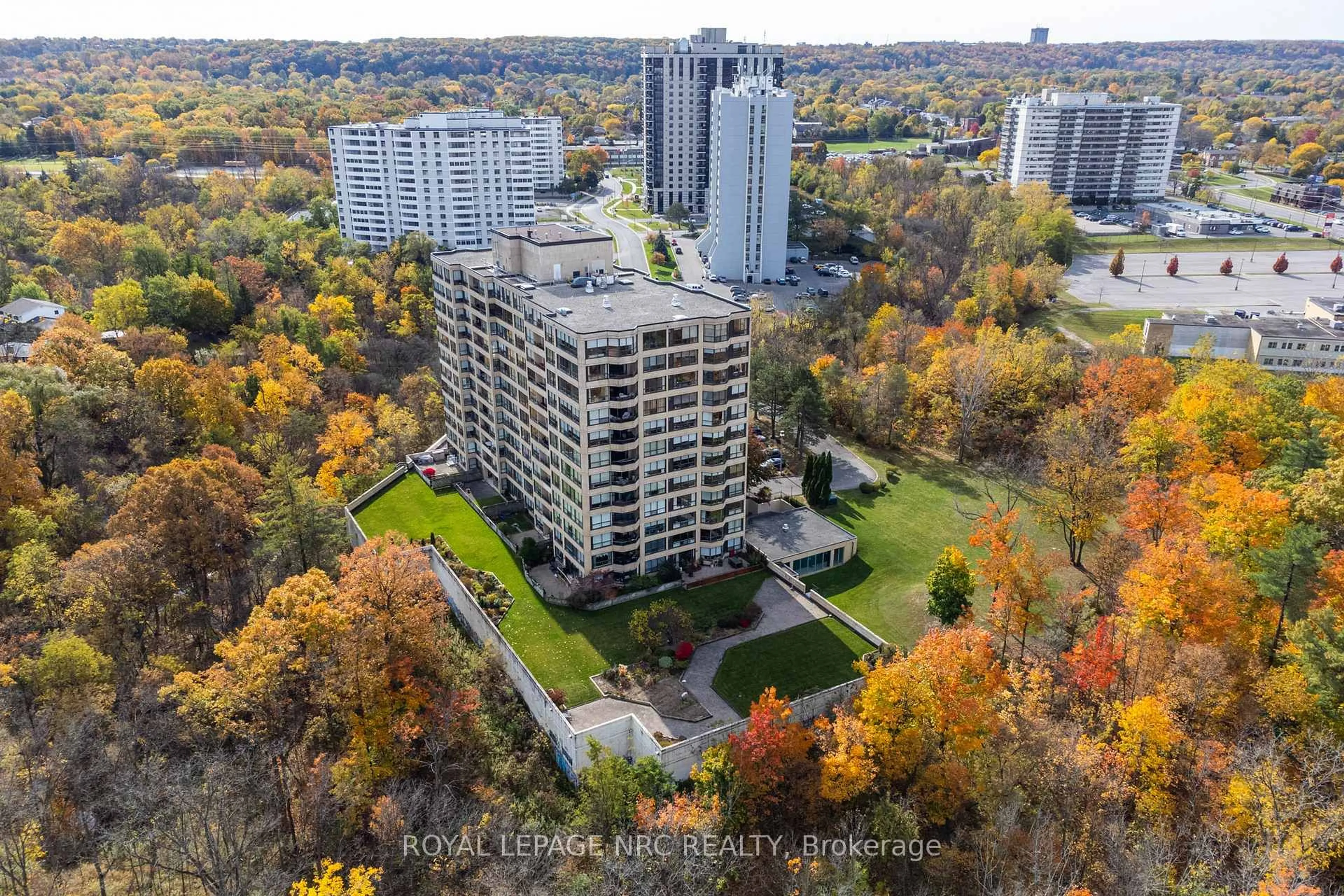 A pic from outside/outdoor area/front of a property/back of a property/a pic from drone, city buildings view from balcony for 3 Towering Heights Blvd #804, St. Catharines Ontario L2T 4A4