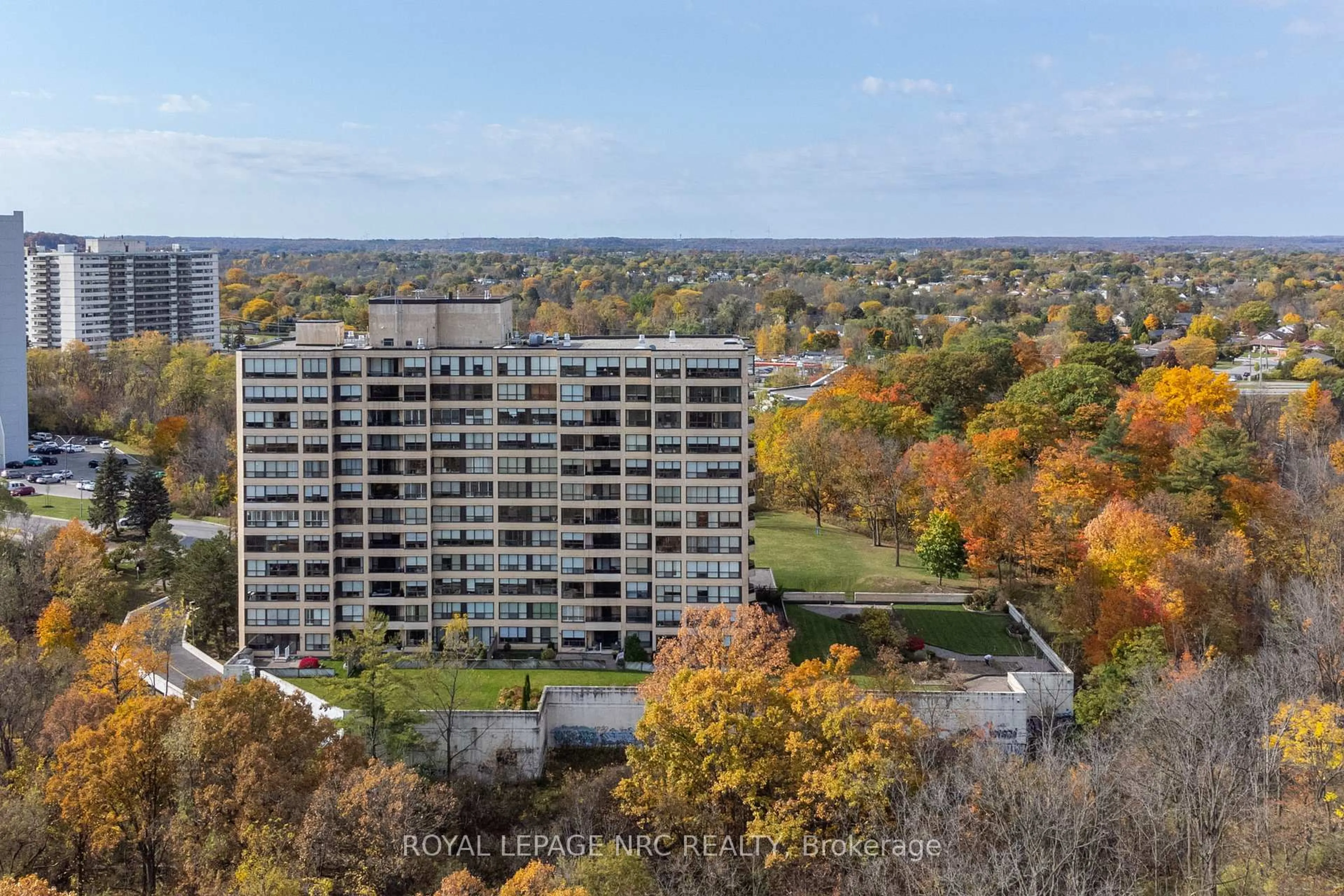 A pic from outside/outdoor area/front of a property/back of a property/a pic from drone, city buildings view from balcony for 3 Towering Heights Blvd #804, St. Catharines Ontario L2T 4A4