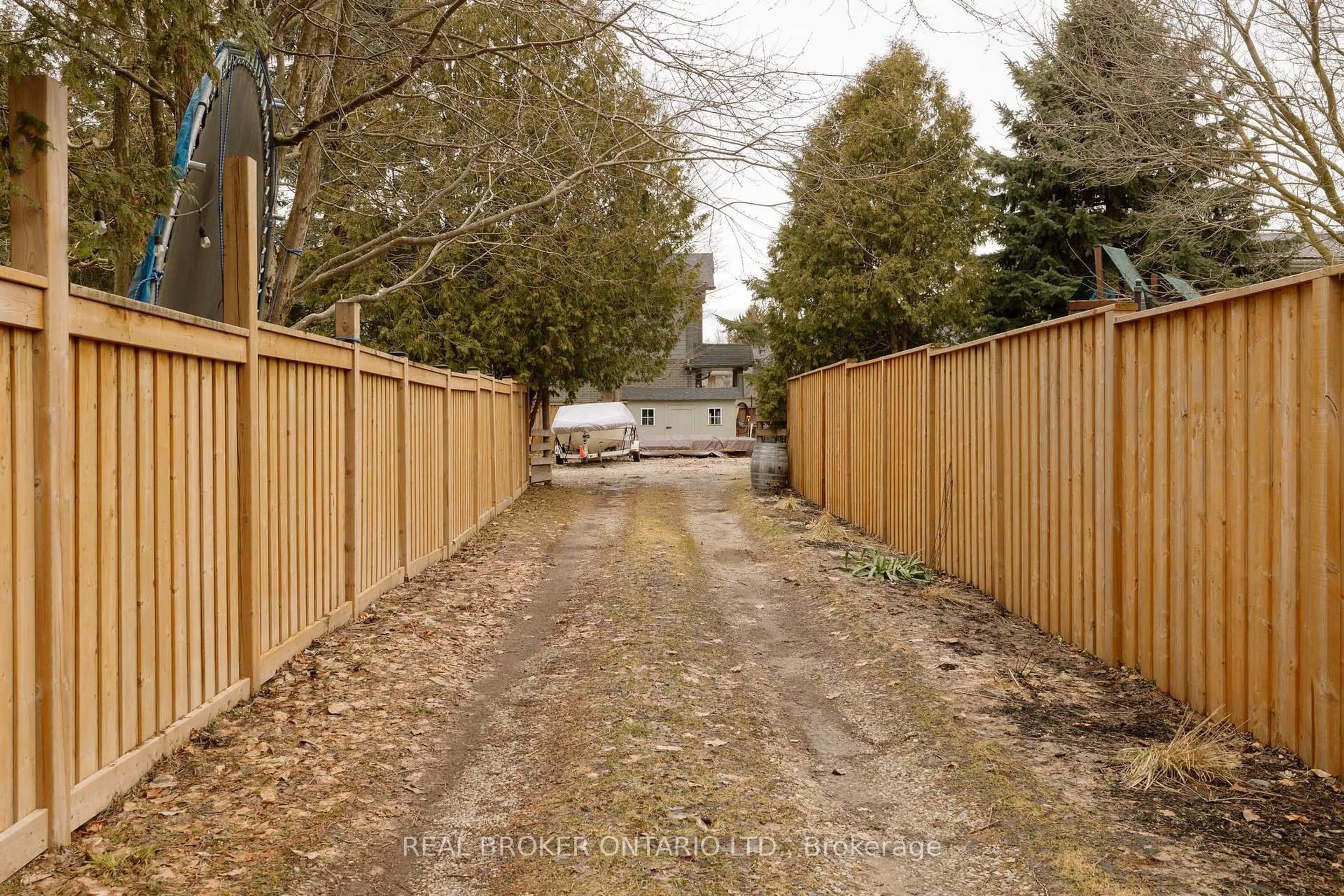 A pic from outside/outdoor area/front of a property/back of a property/a pic from drone, street for 145 Garafraxa St, Centre Wellington Ontario N1M 1C8