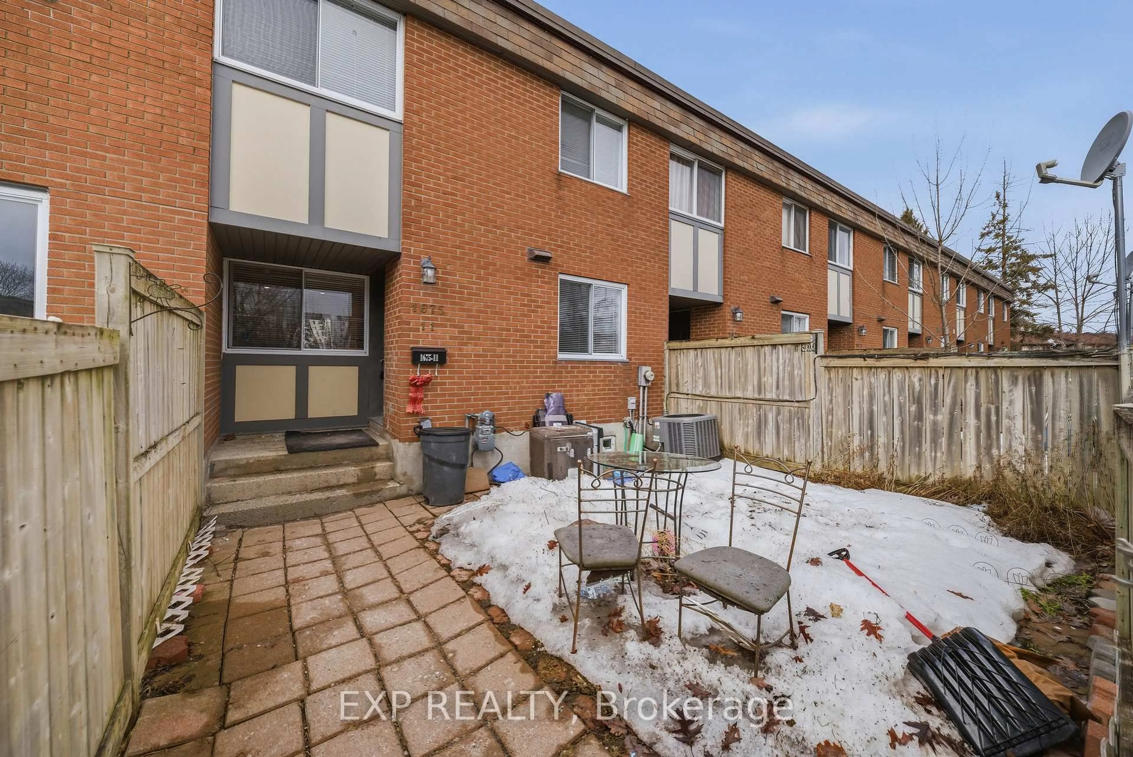 Patio, street for 1675 Heatherington Rd #11, Ottawa Ontario K1V 8V8