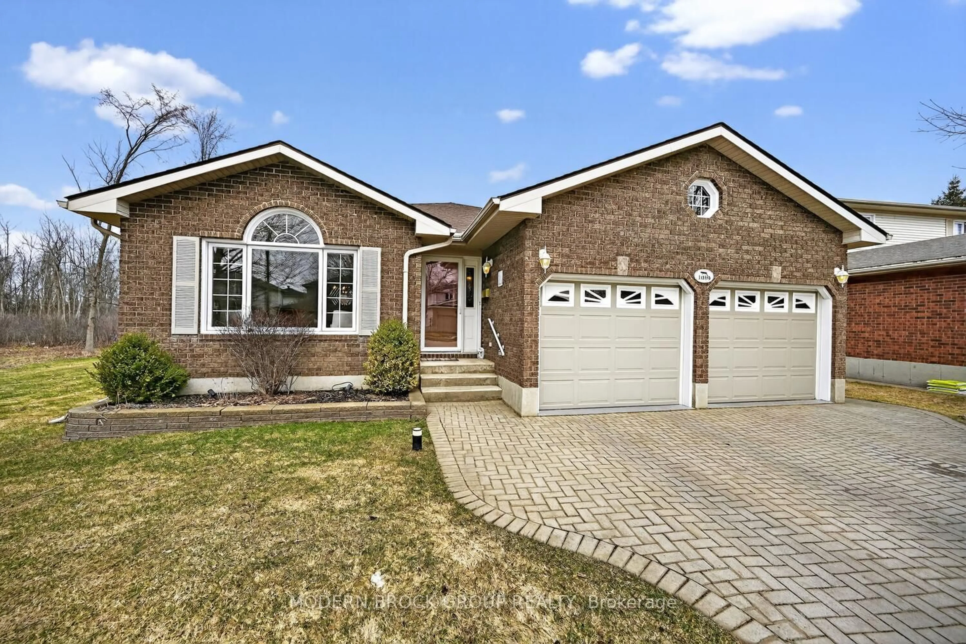 Home with brick exterior material, street for 1099 Bridlewood Dr, Brockville Ontario K6V 7G2