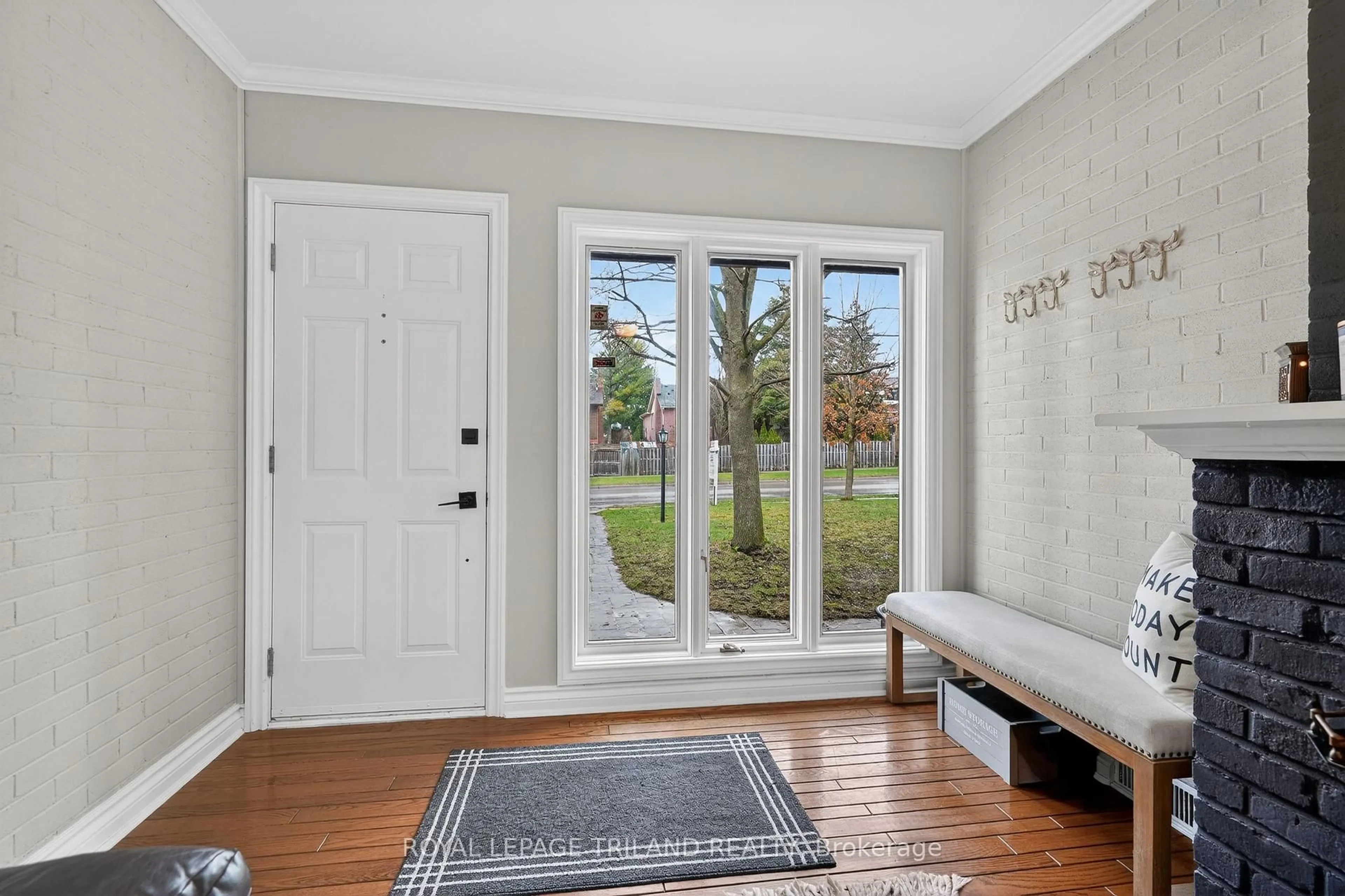Indoor entryway for 501 Boler Rd, London South Ontario N6K 2K8