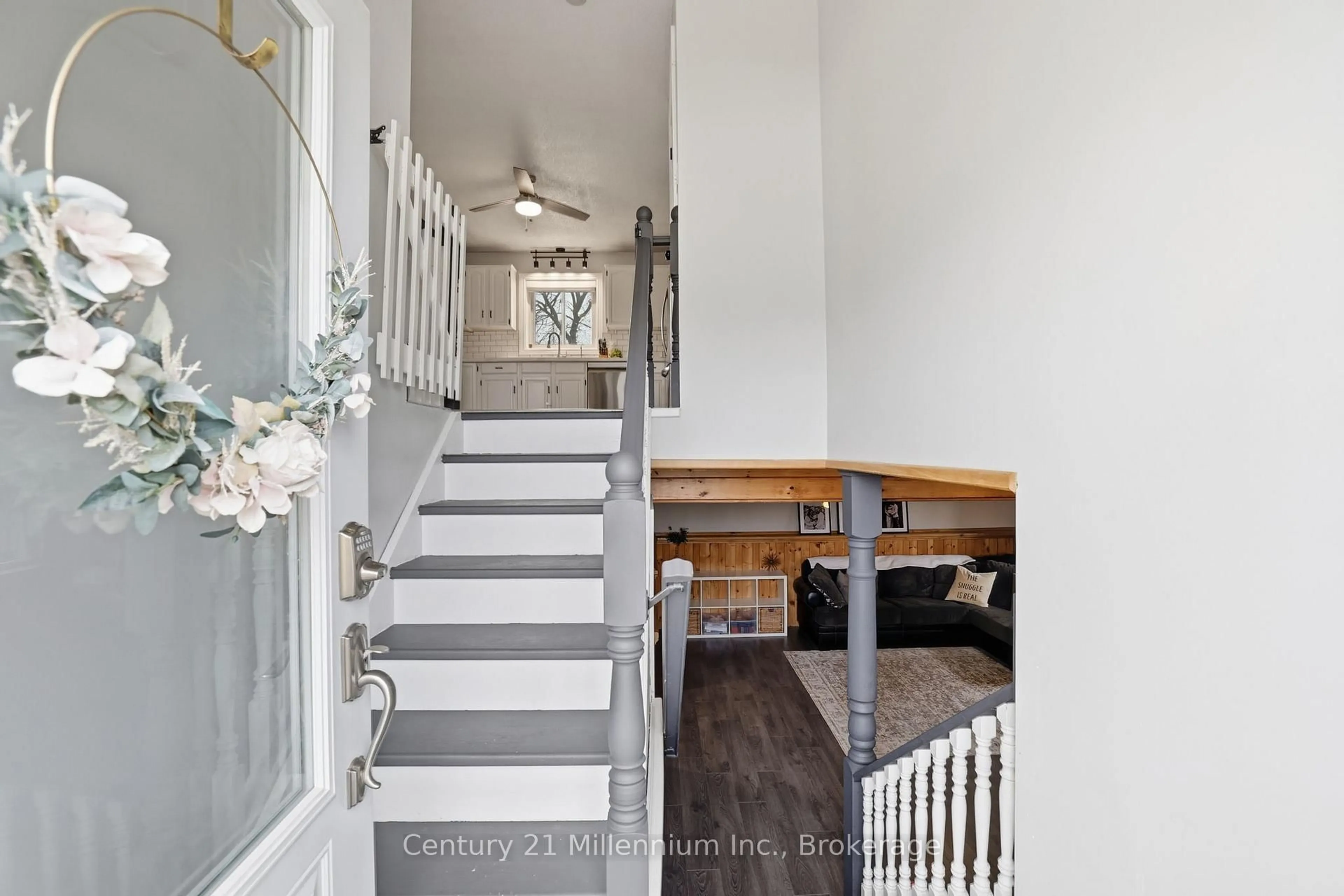 Indoor entryway for 170 John St, Grey Highlands Ontario N0C 1C0