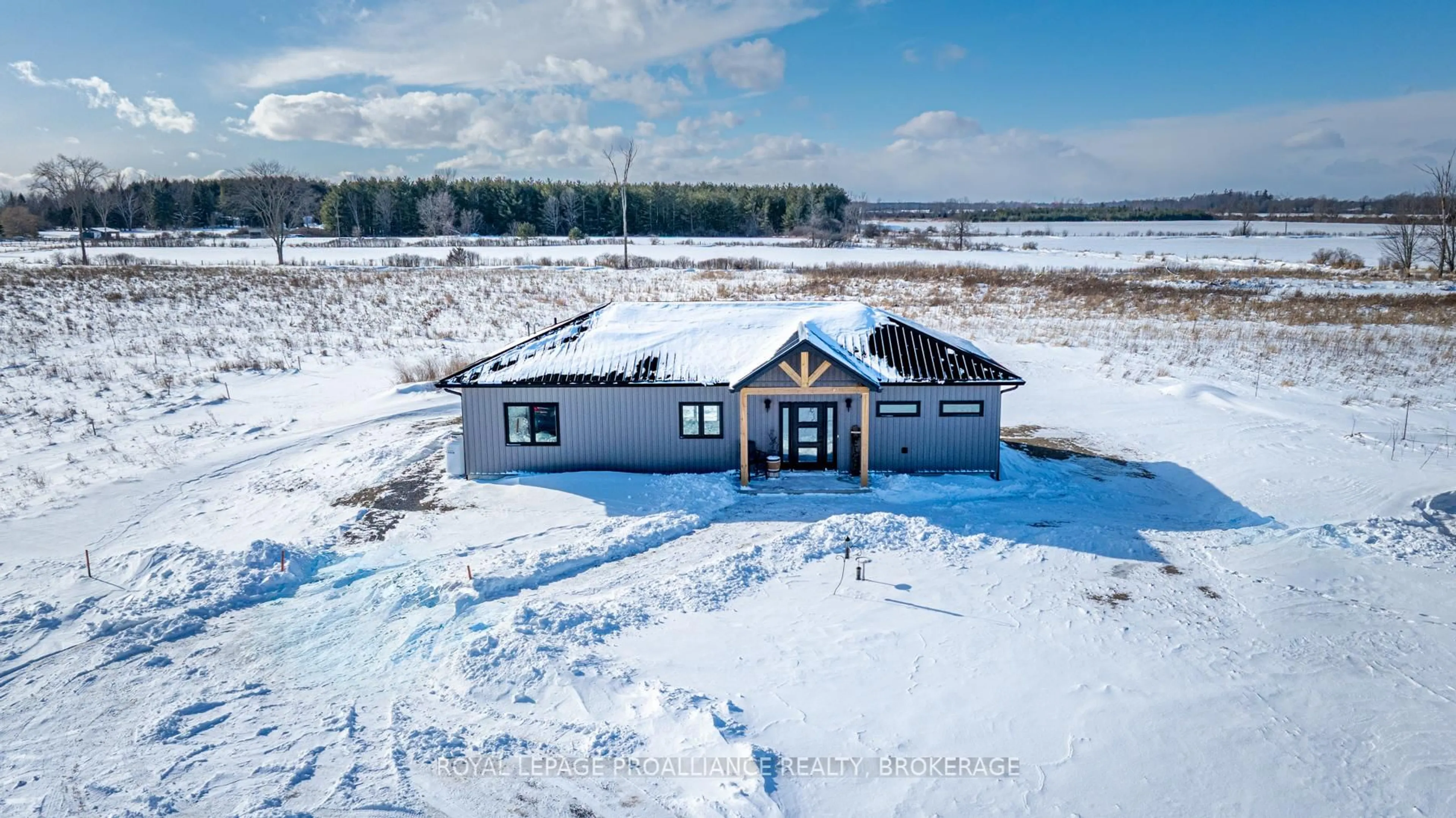 A pic from outside/outdoor area/front of a property/back of a property/a pic from drone, water/lake/river/ocean view for 292 Kyes Rd, Front of Leeds & Seeleys Bay Ontario K0E 1L0