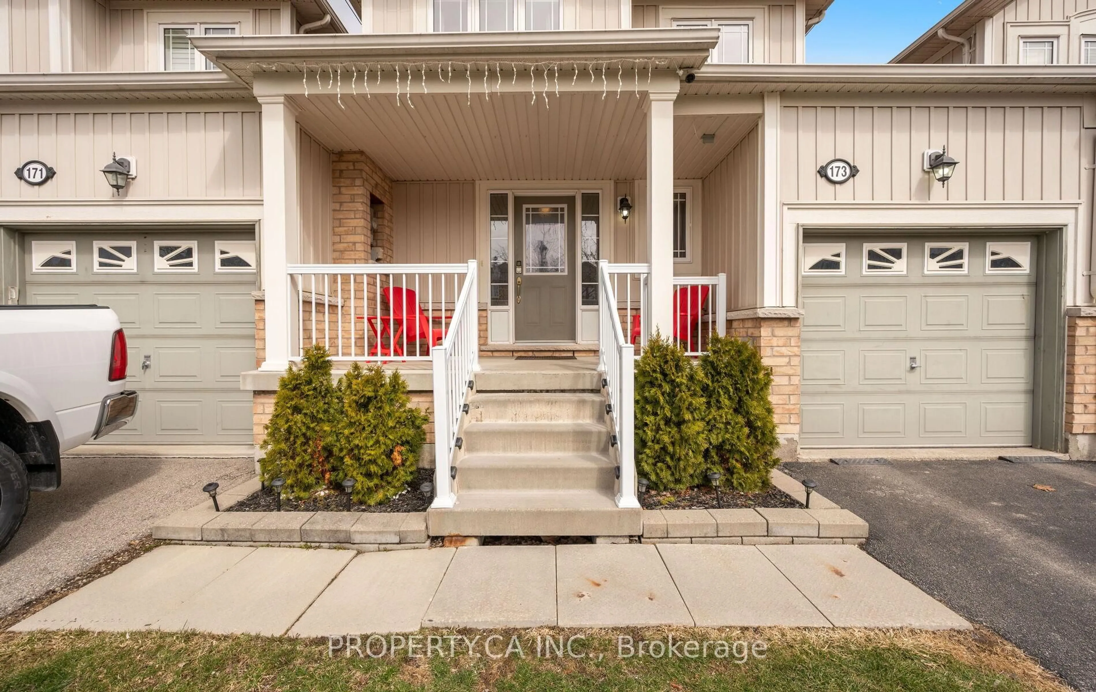 Indoor entryway for 173 Thomas Ave, Brantford Ontario N3S 0E2