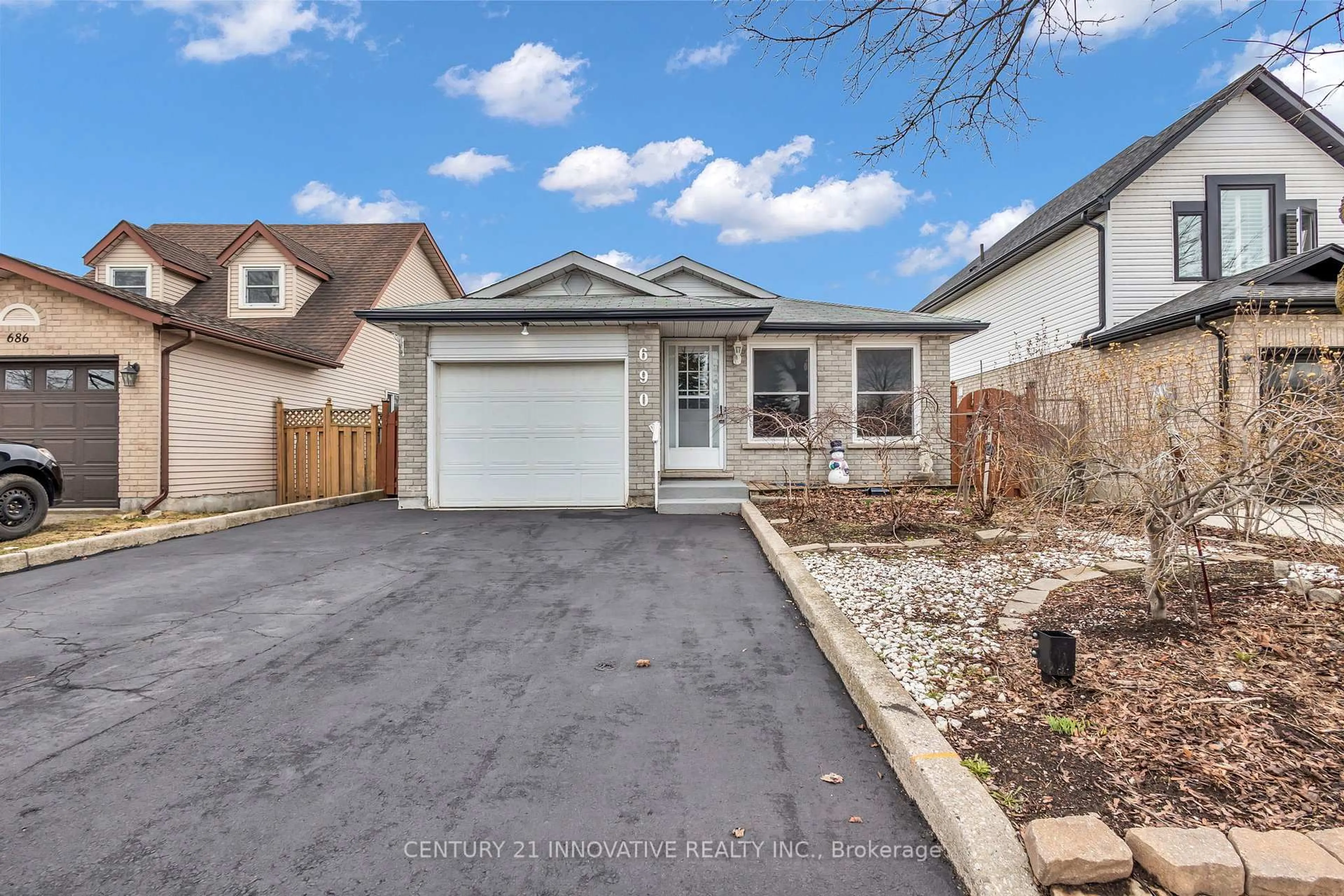 Unknown for 690 Elgin St, Cambridge Ontario N1R 7W5