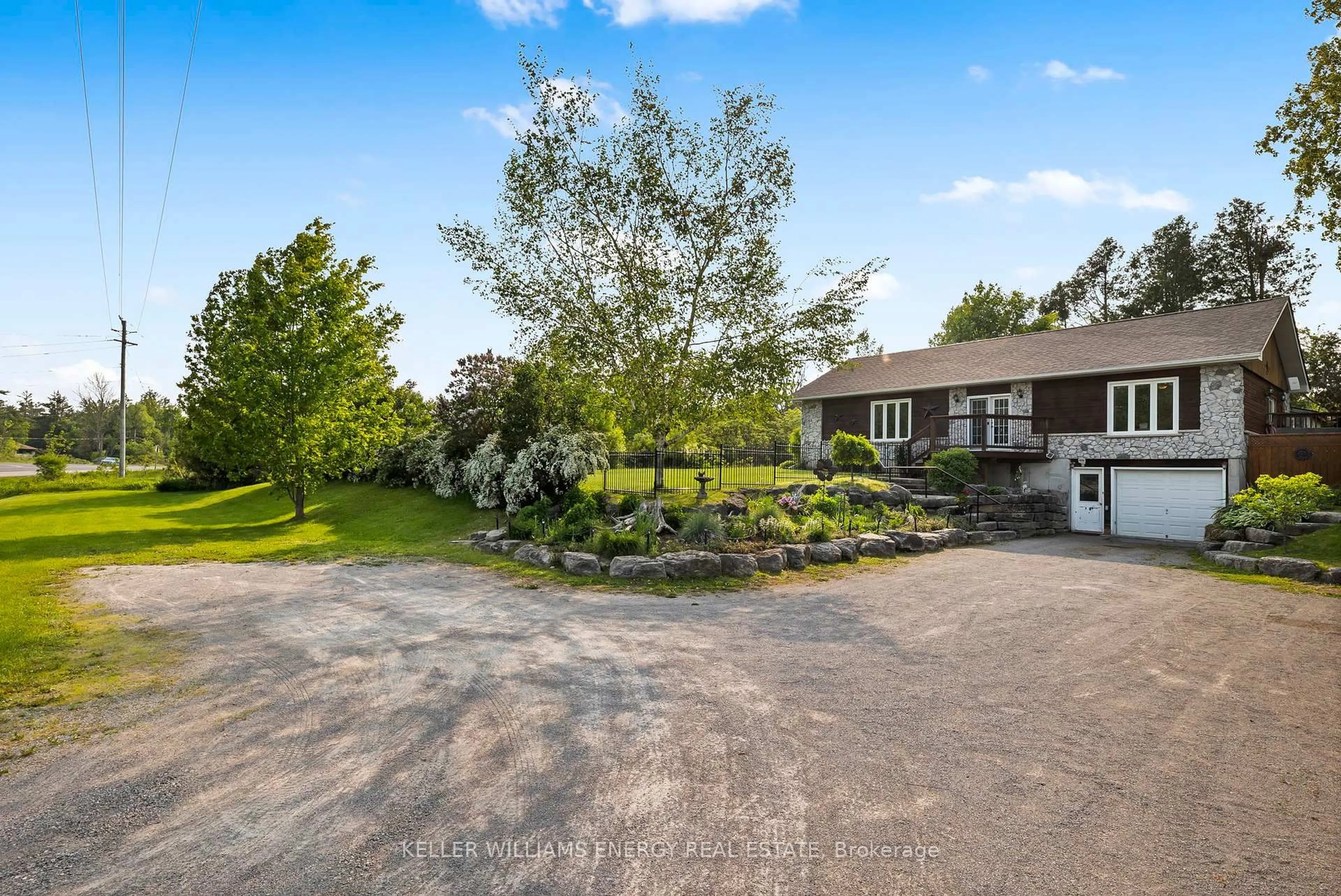 A pic from outside/outdoor area/front of a property/back of a property/a pic from drone, unknown for 4070 Hwy 28, Selwyn Ontario K0L 2H0