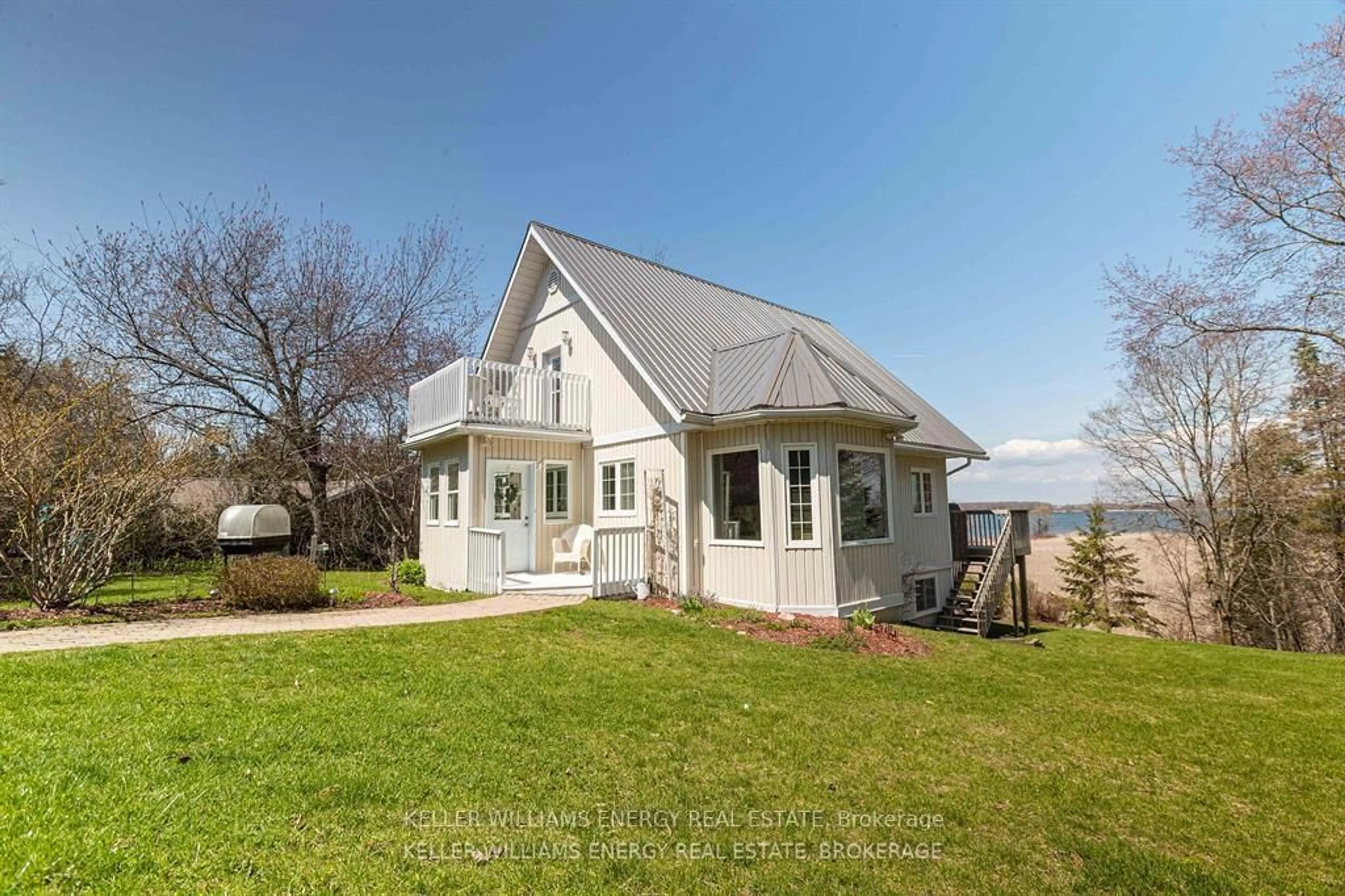 Home with vinyl exterior material, water/lake/river/ocean view for 96 Island Rd, Prince Edward County Ontario K0K 2T0