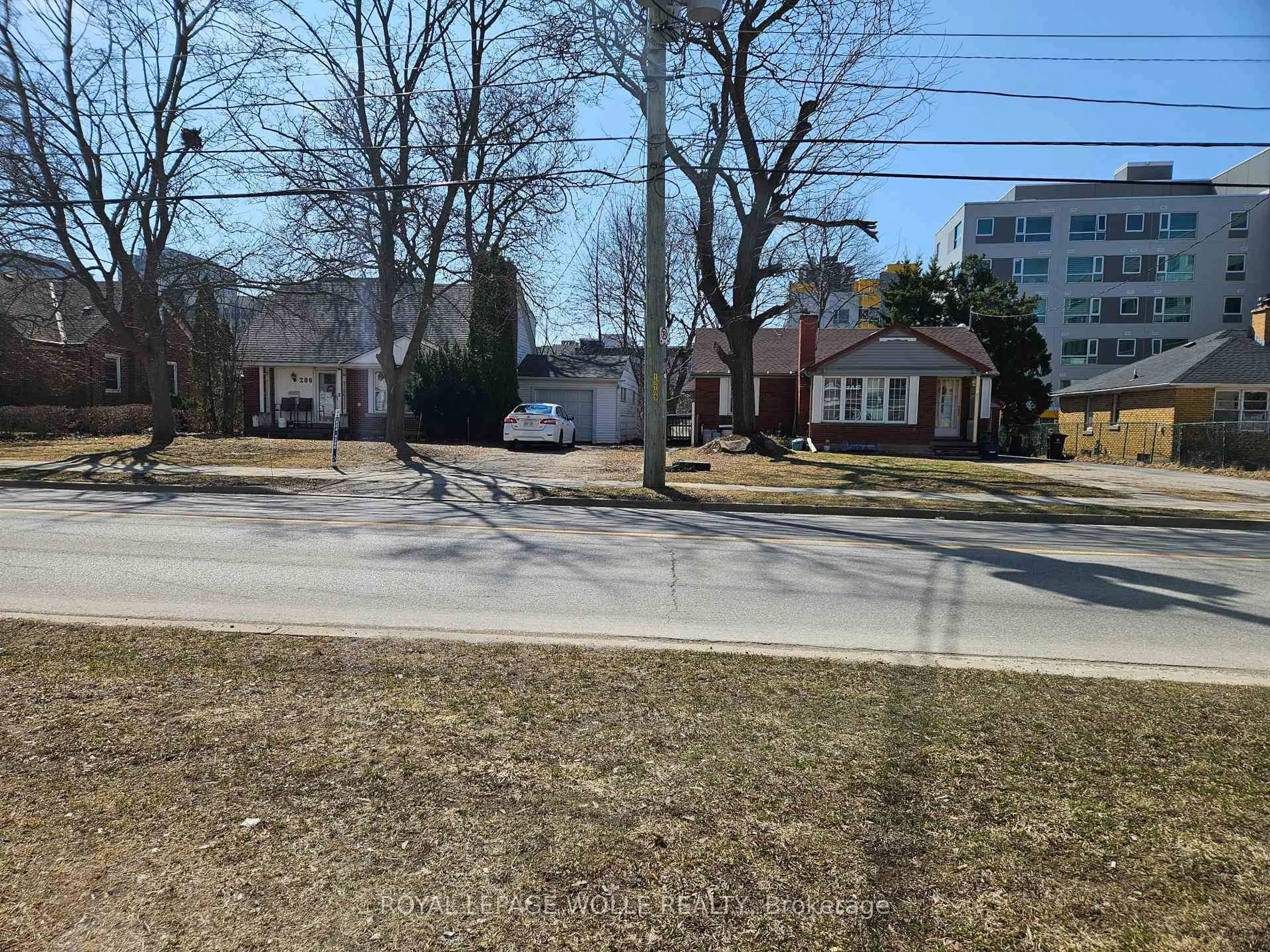 Unknown for 289 Albert St, Waterloo Ontario N2L 3T9