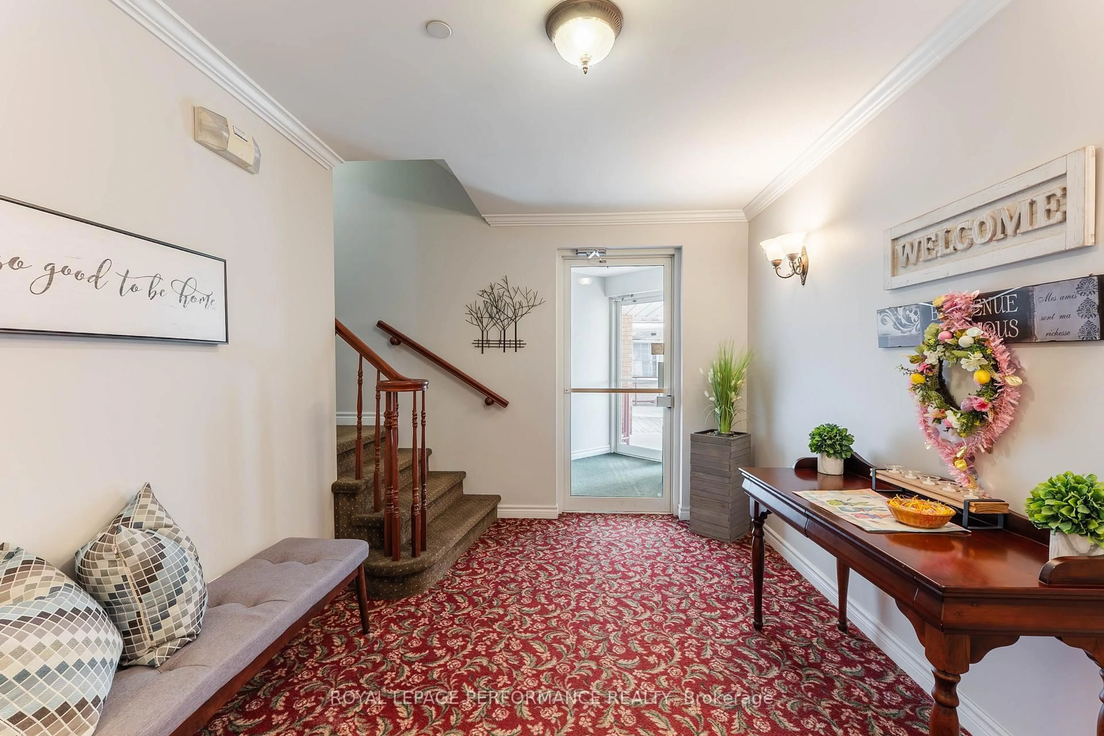 Indoor foyer for 331 Water St #301, Cornwall Ontario K6J 1A5