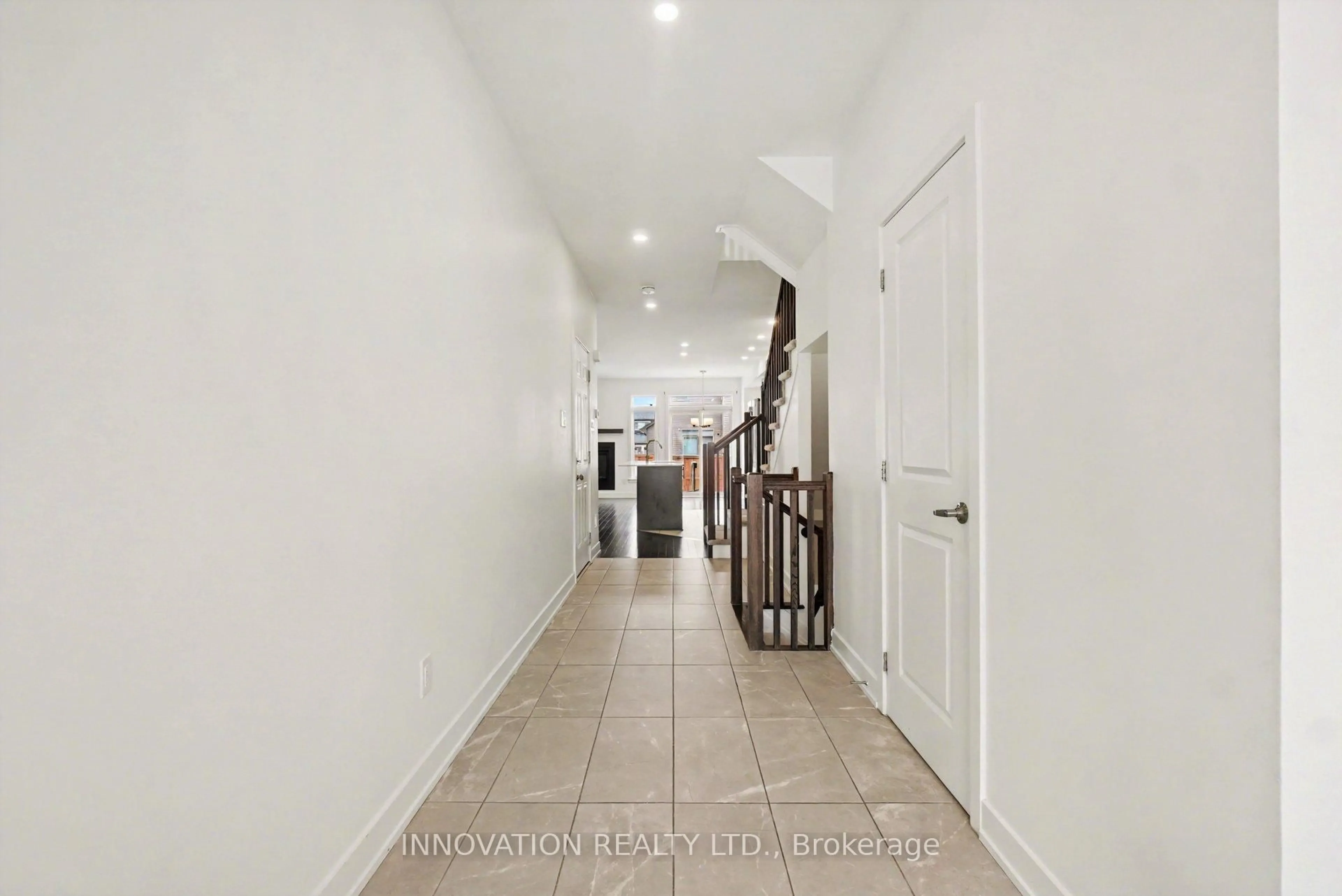 Indoor foyer for 646 Rathburn Lane, Ottawa Ontario K1T 0V9