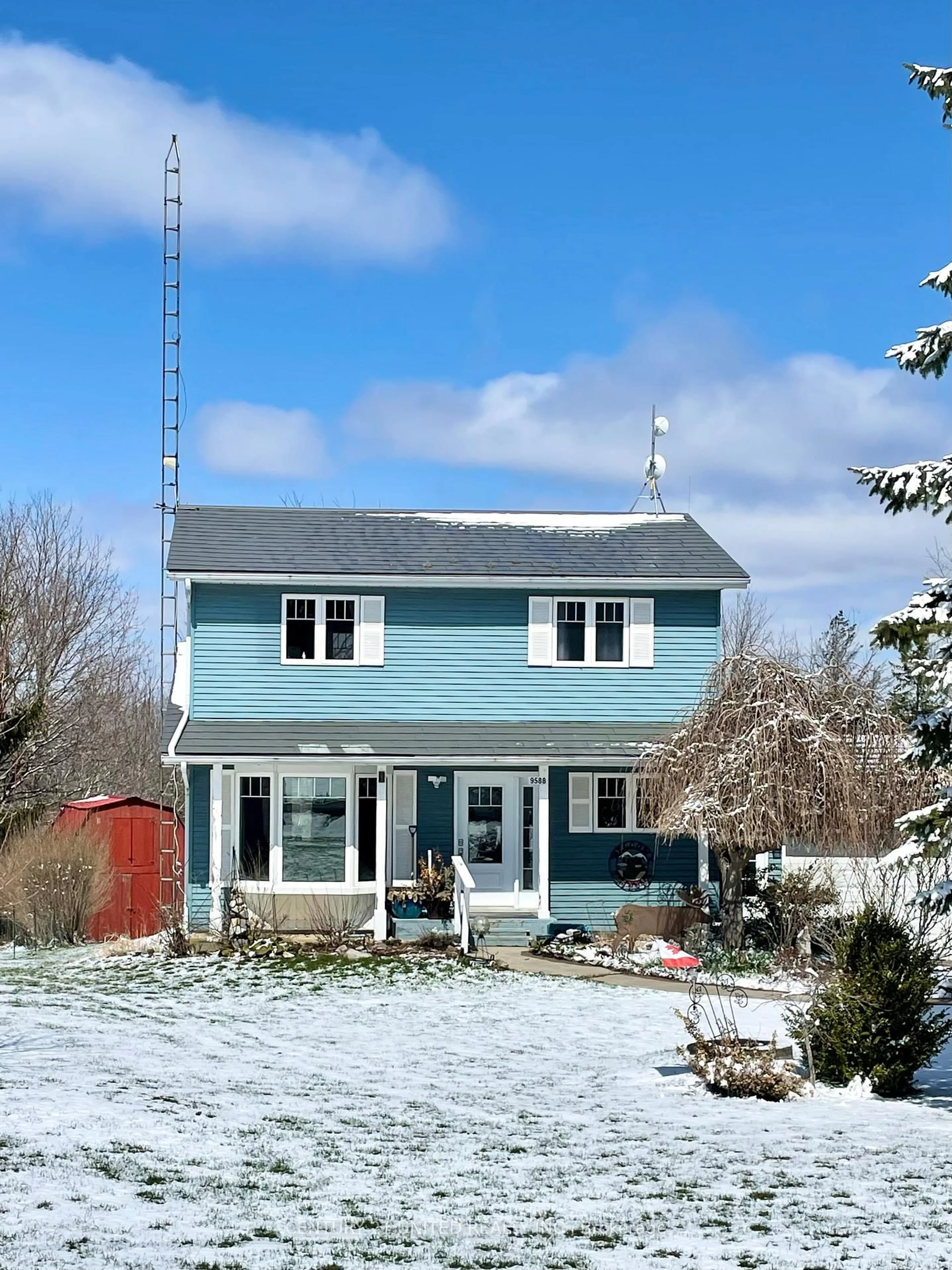 A pic from outside/outdoor area/front of a property/back of a property/a pic from drone, building for 9588 Ardagh Cres, Hamilton Township Ontario K0K 2H0