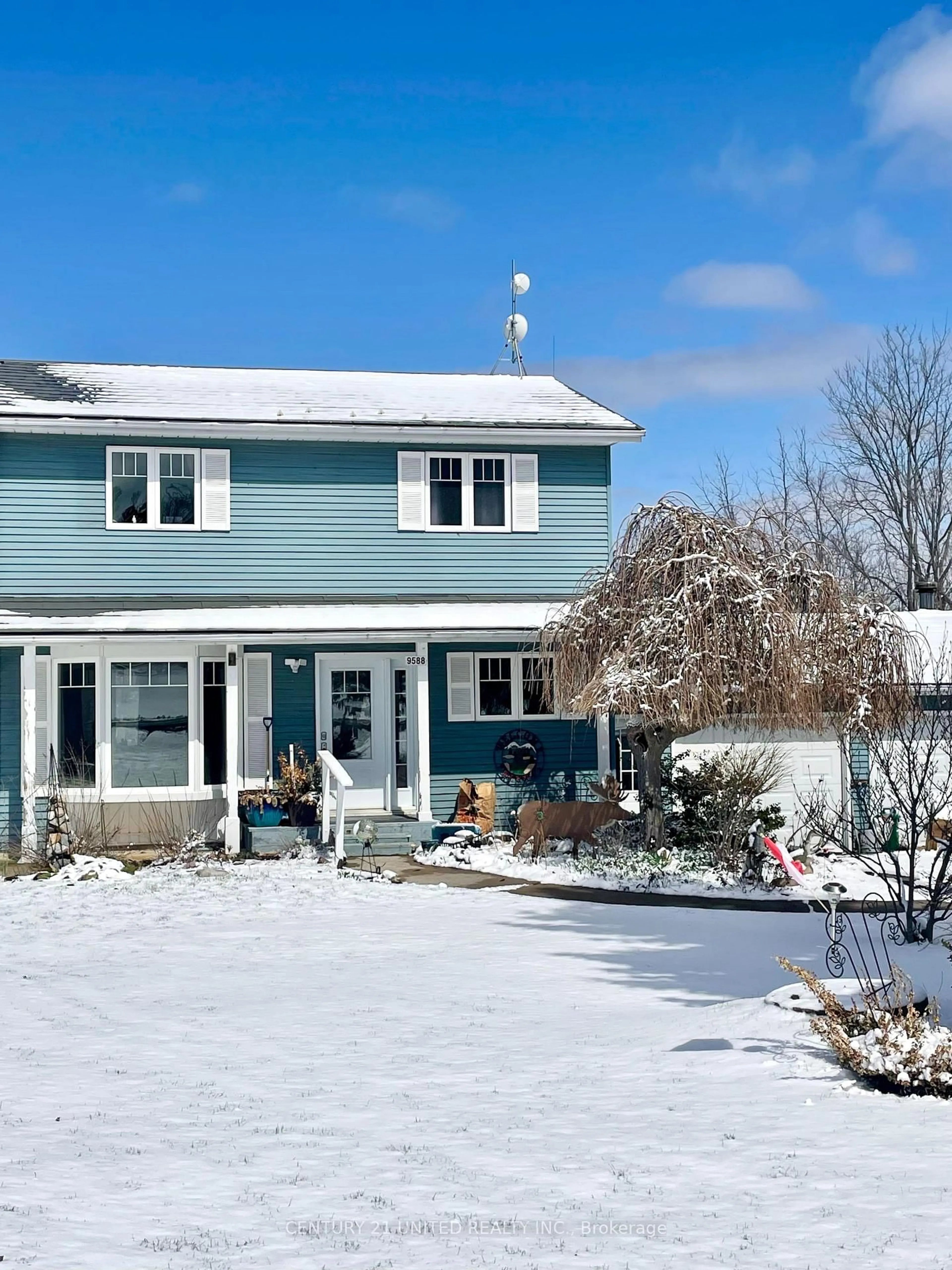 Home with vinyl exterior material, street for 9588 Ardagh Cres, Hamilton Township Ontario K0K 2H0