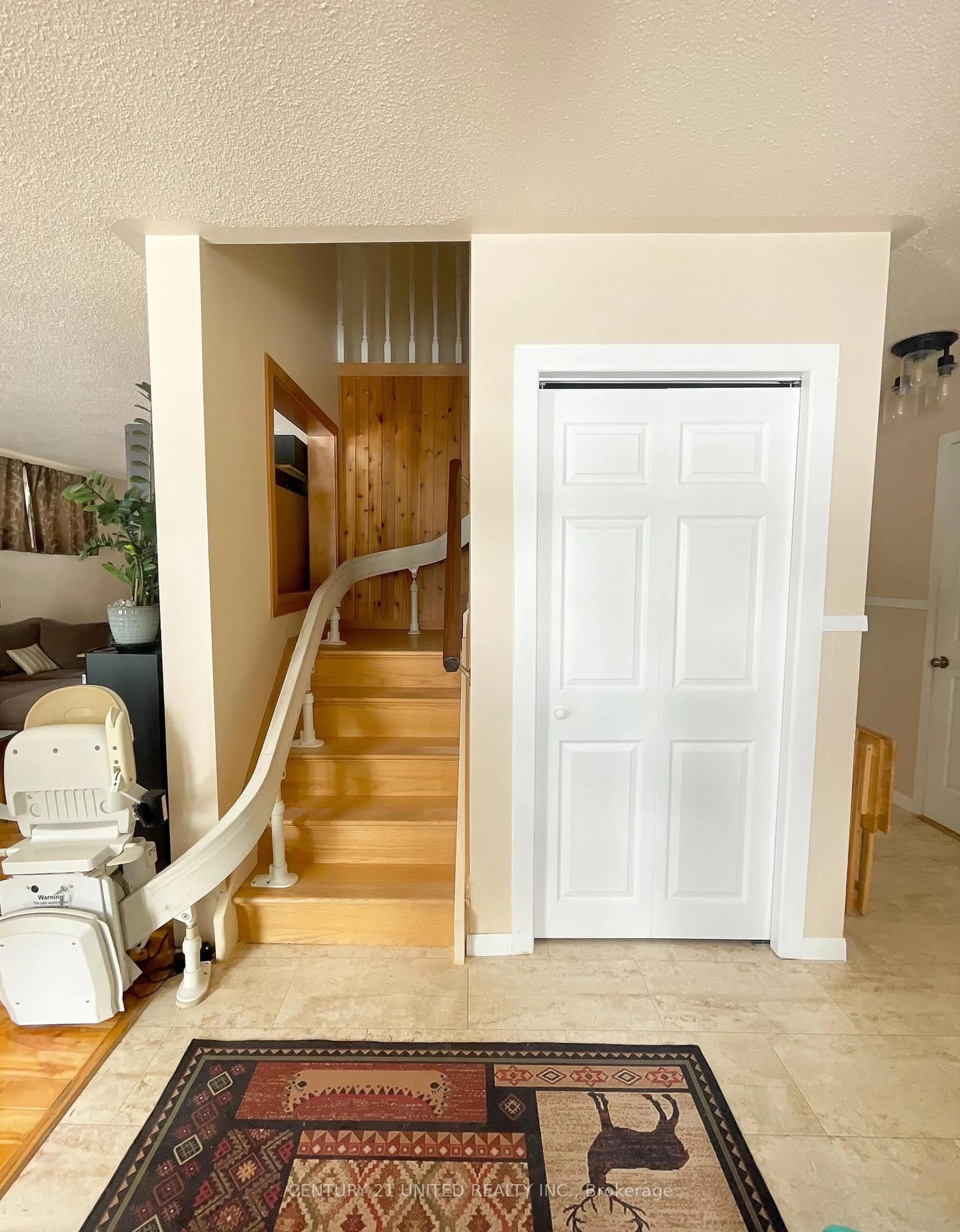 Indoor entryway for 9588 Ardagh Cres, Hamilton Township Ontario K0K 2H0