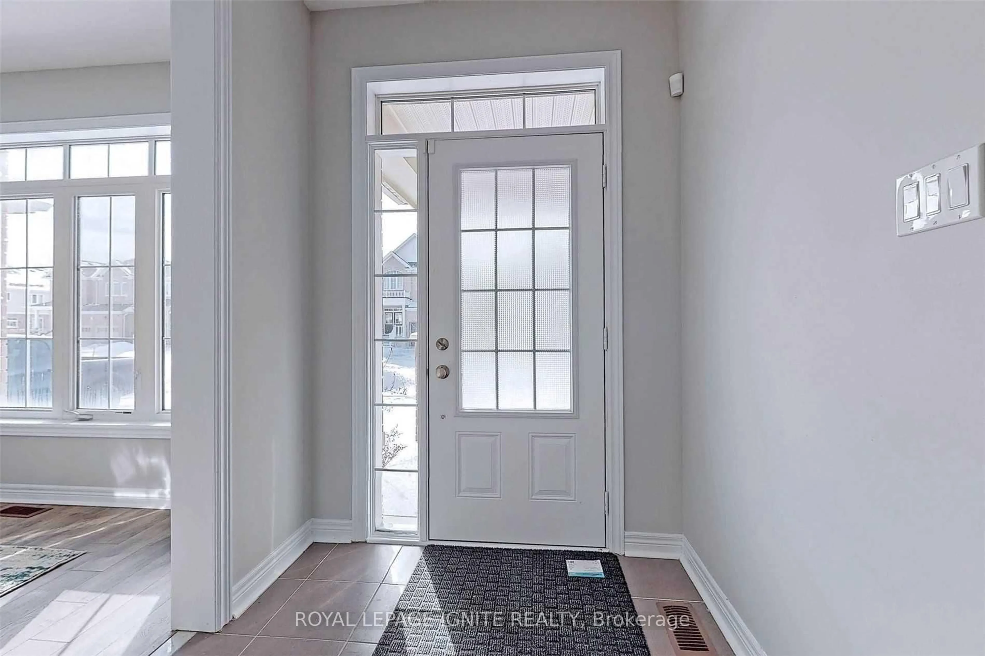 Indoor entryway for 110 Barlow Pl, Brant Ontario N3L 0G8