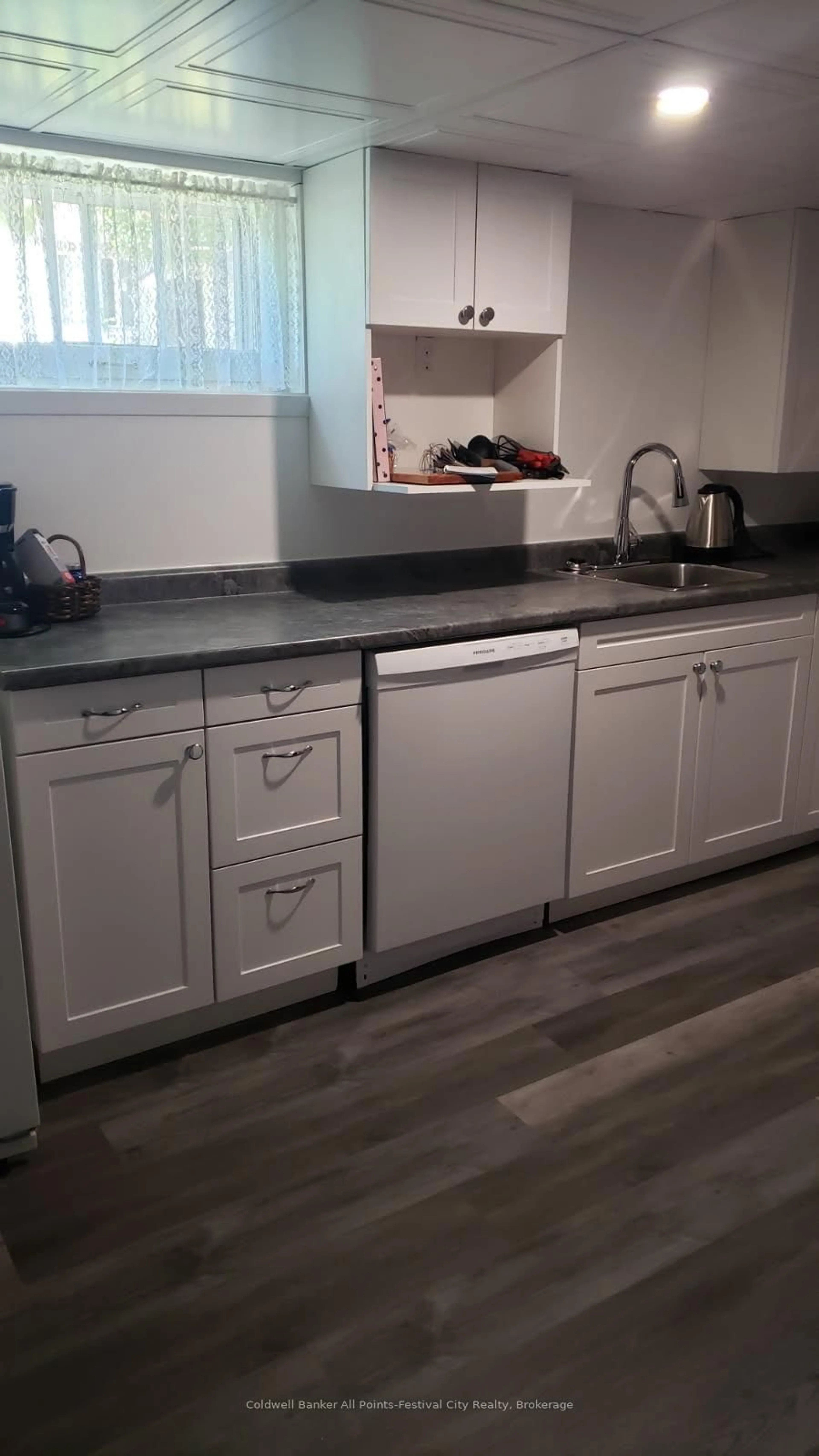 Standard kitchen, unknown for 148 Wellington St, West Perth Ontario N0K 1N0