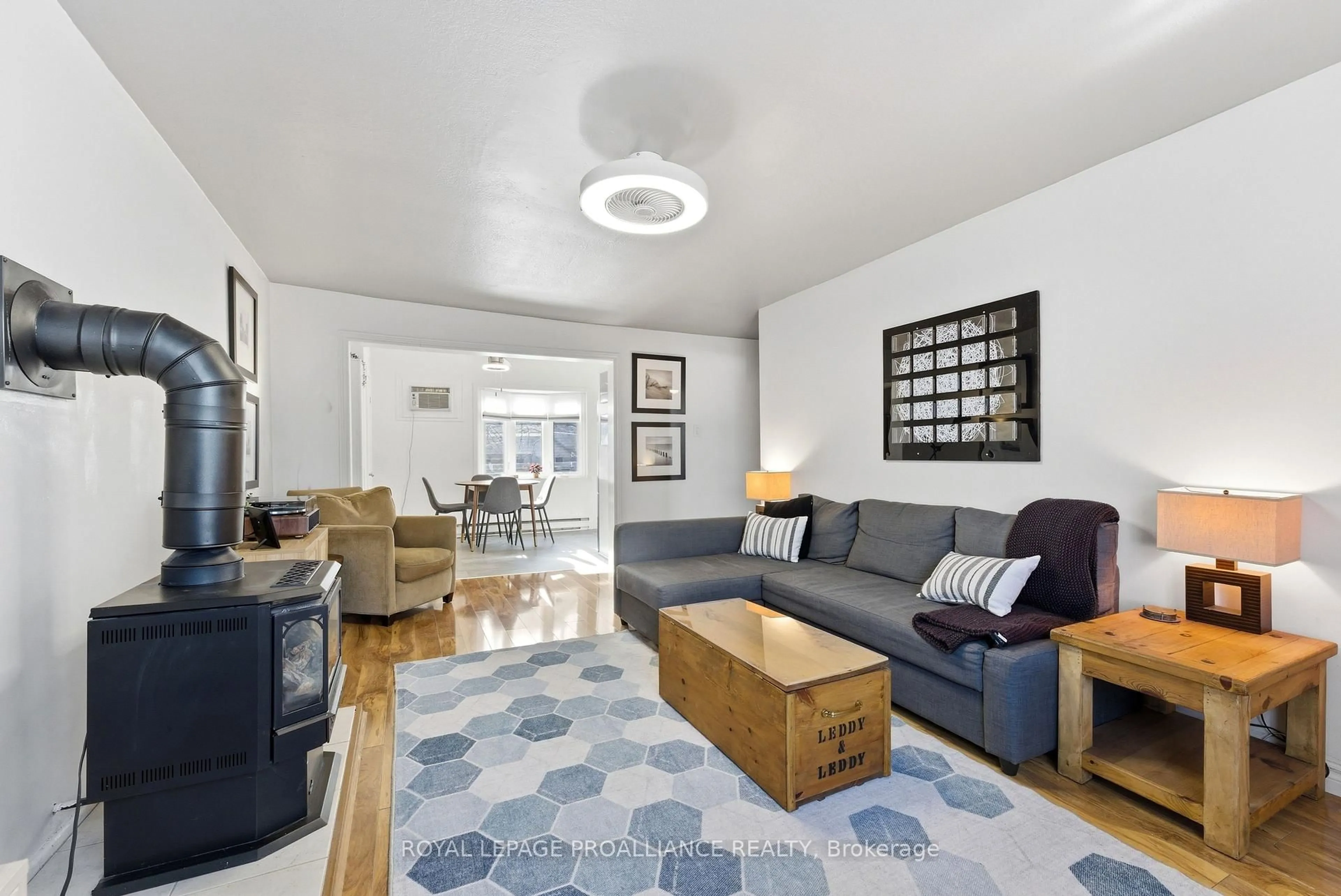 Living room with furniture, unknown for 23 Guelph St, Quinte West Ontario K8V 4G2