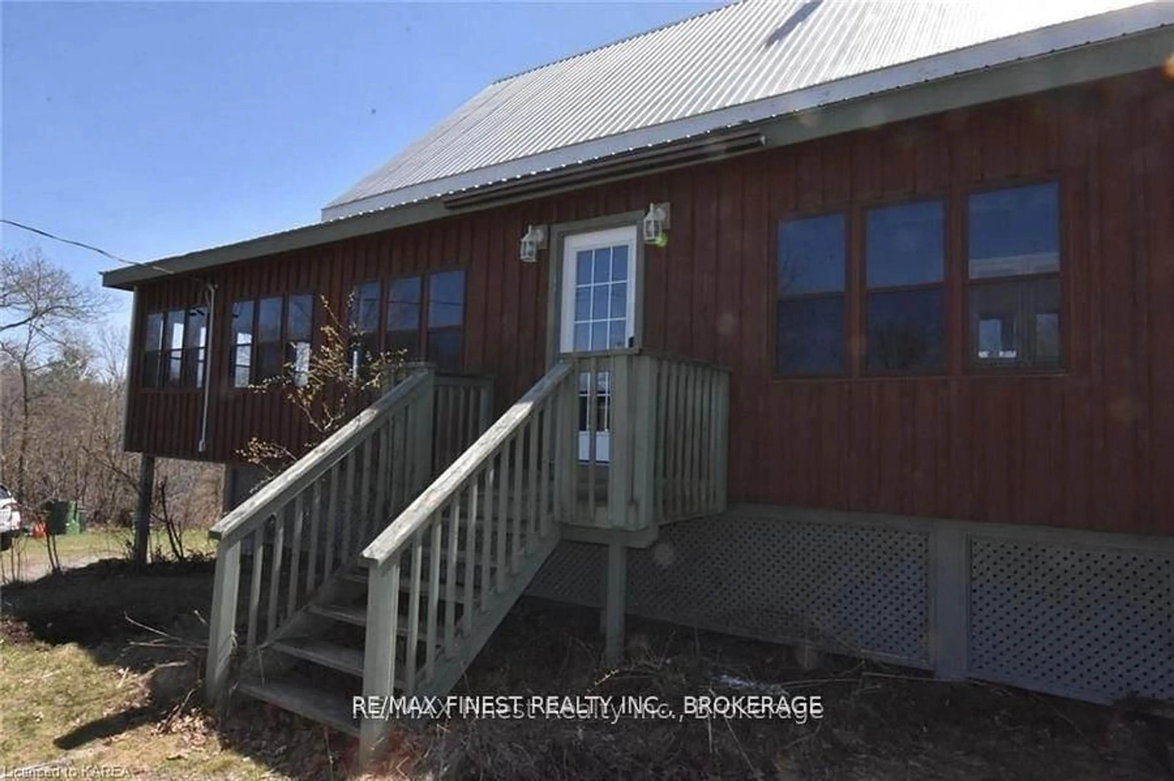 Home with vinyl exterior material, building for 1146 Fourth Lake Rd, Parham Ontario K0H 2K0