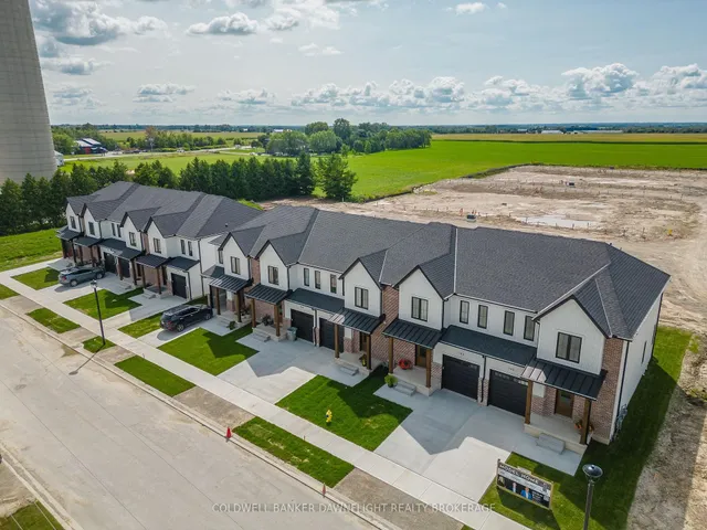 147 Scotts Dr #19, Lucan Biddulph 2
