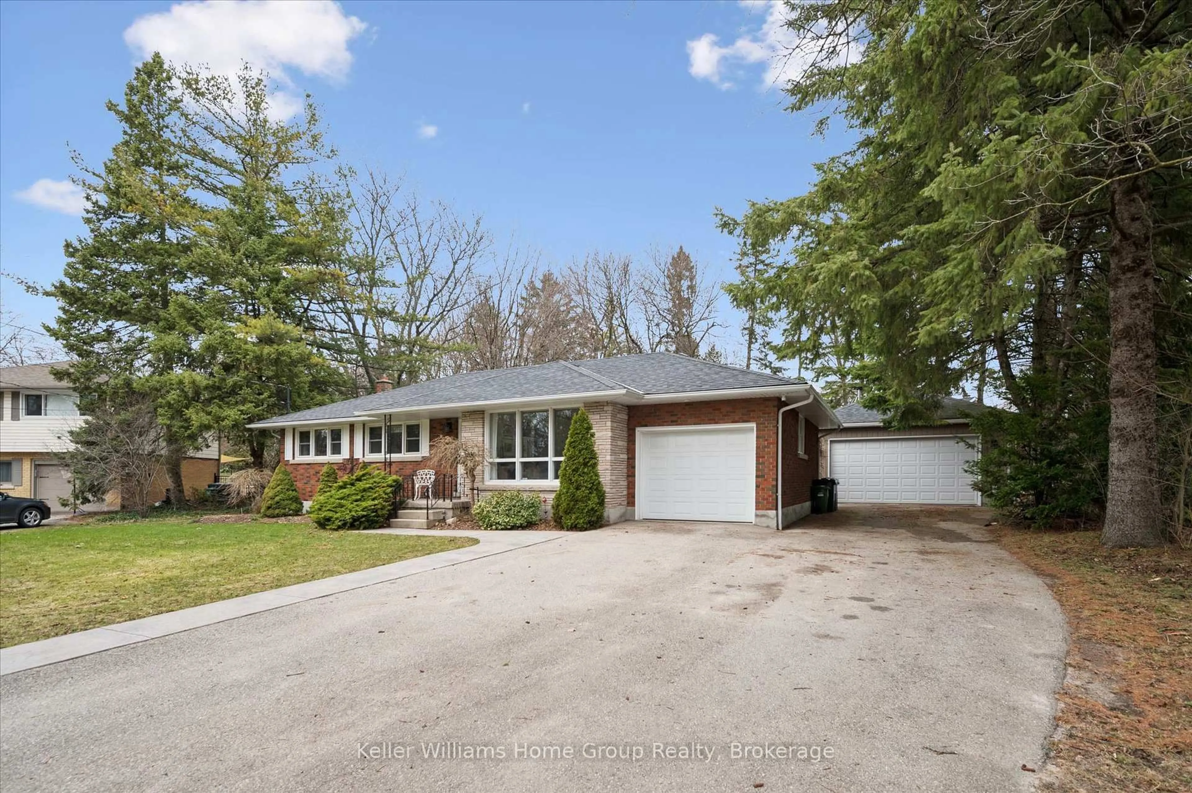 A pic from outside/outdoor area/front of a property/back of a property/a pic from drone, street for 22 Gladstone Ave, Guelph Ontario N1E 1L6